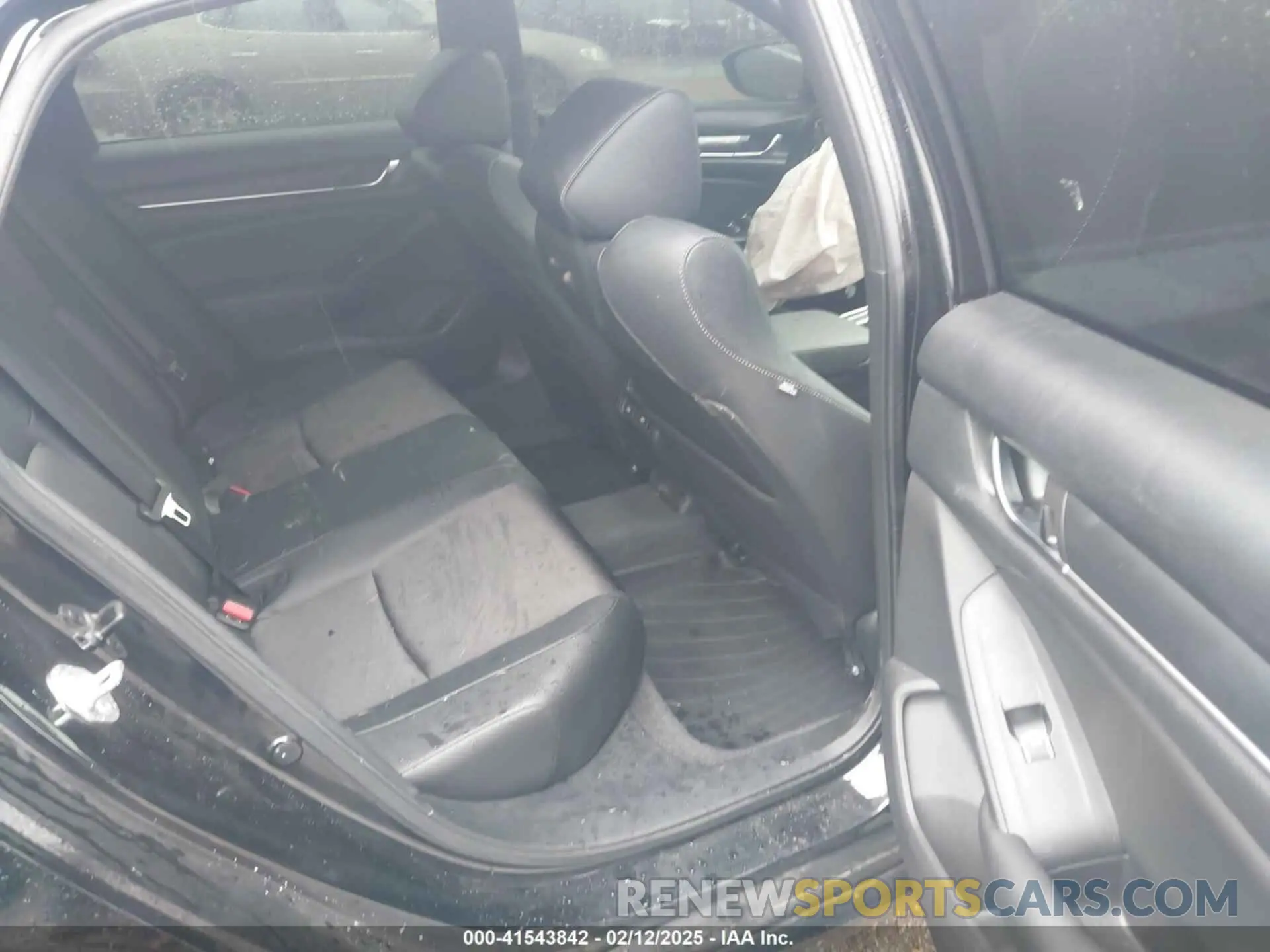 8 Photograph of a damaged car 1HGCV2F38NA021354 HONDA ACCORD 2022