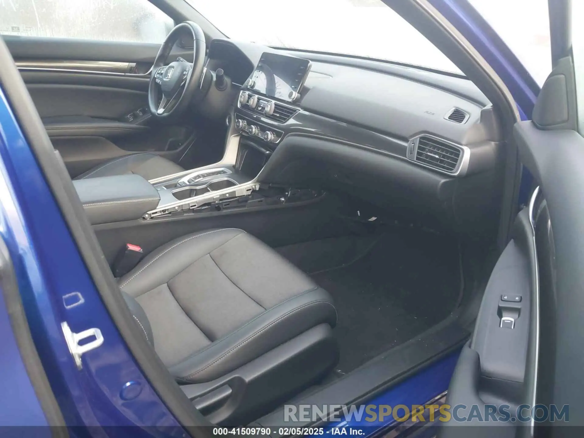 5 Photograph of a damaged car 1HGCV2F39NA010962 HONDA ACCORD 2022