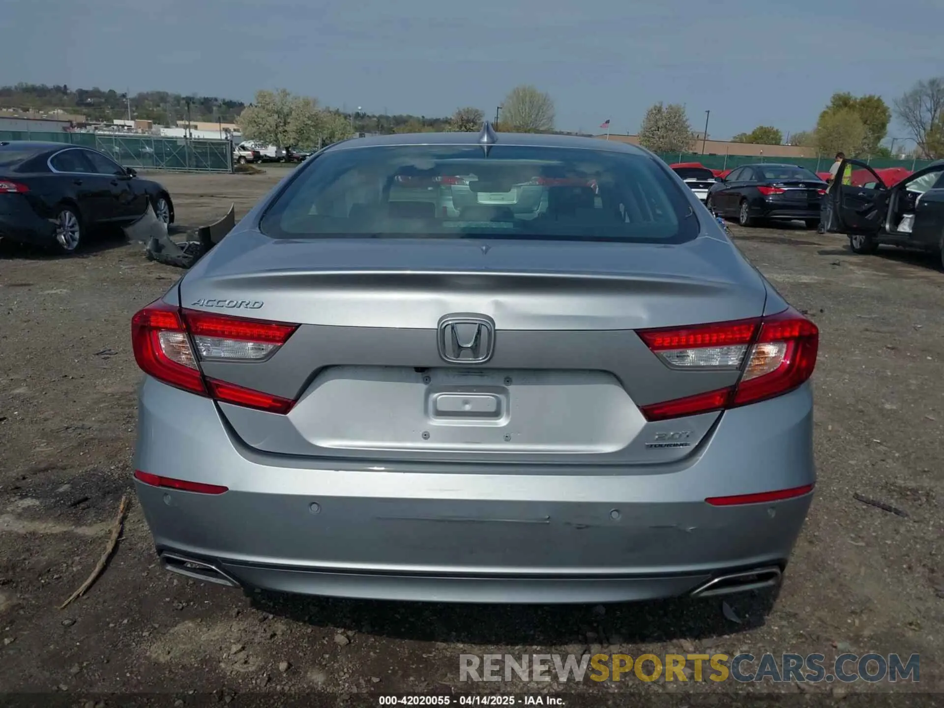 15 Photograph of a damaged car 1HGCV2F95NA013734 HONDA ACCORD 2022
