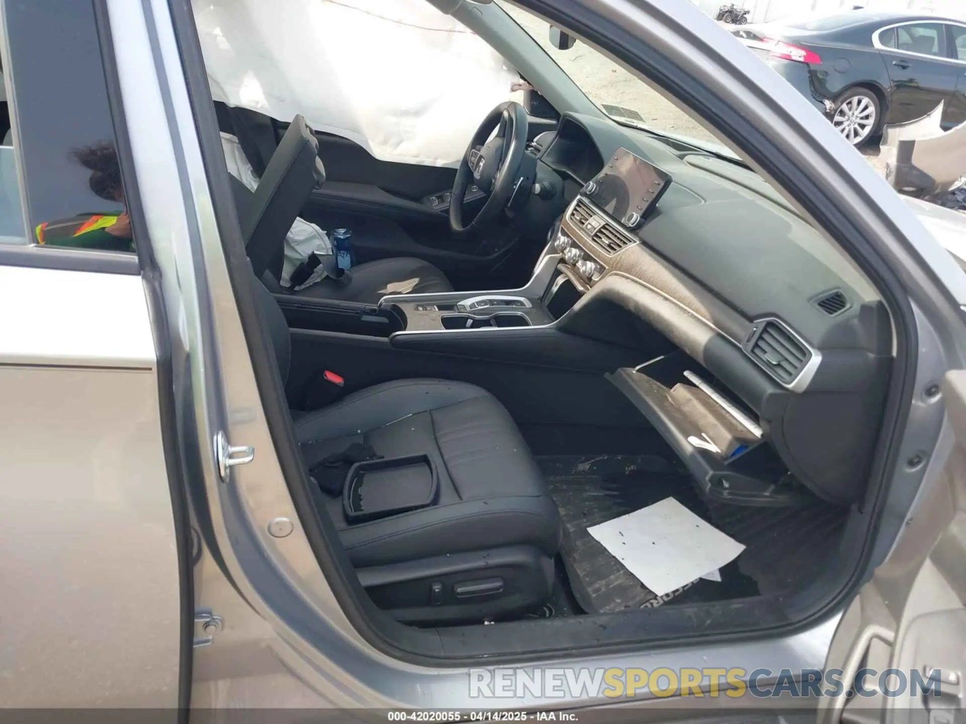 5 Photograph of a damaged car 1HGCV2F95NA013734 HONDA ACCORD 2022