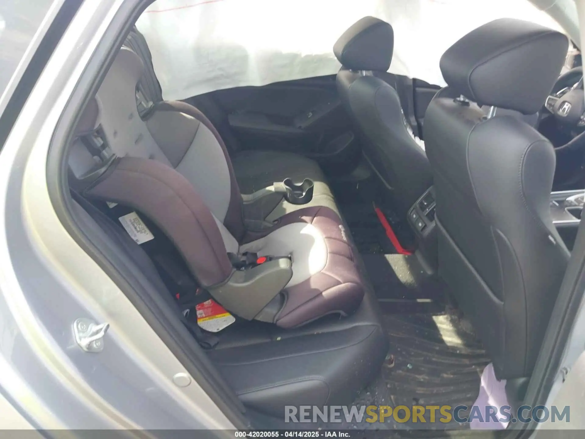 8 Photograph of a damaged car 1HGCV2F95NA013734 HONDA ACCORD 2022