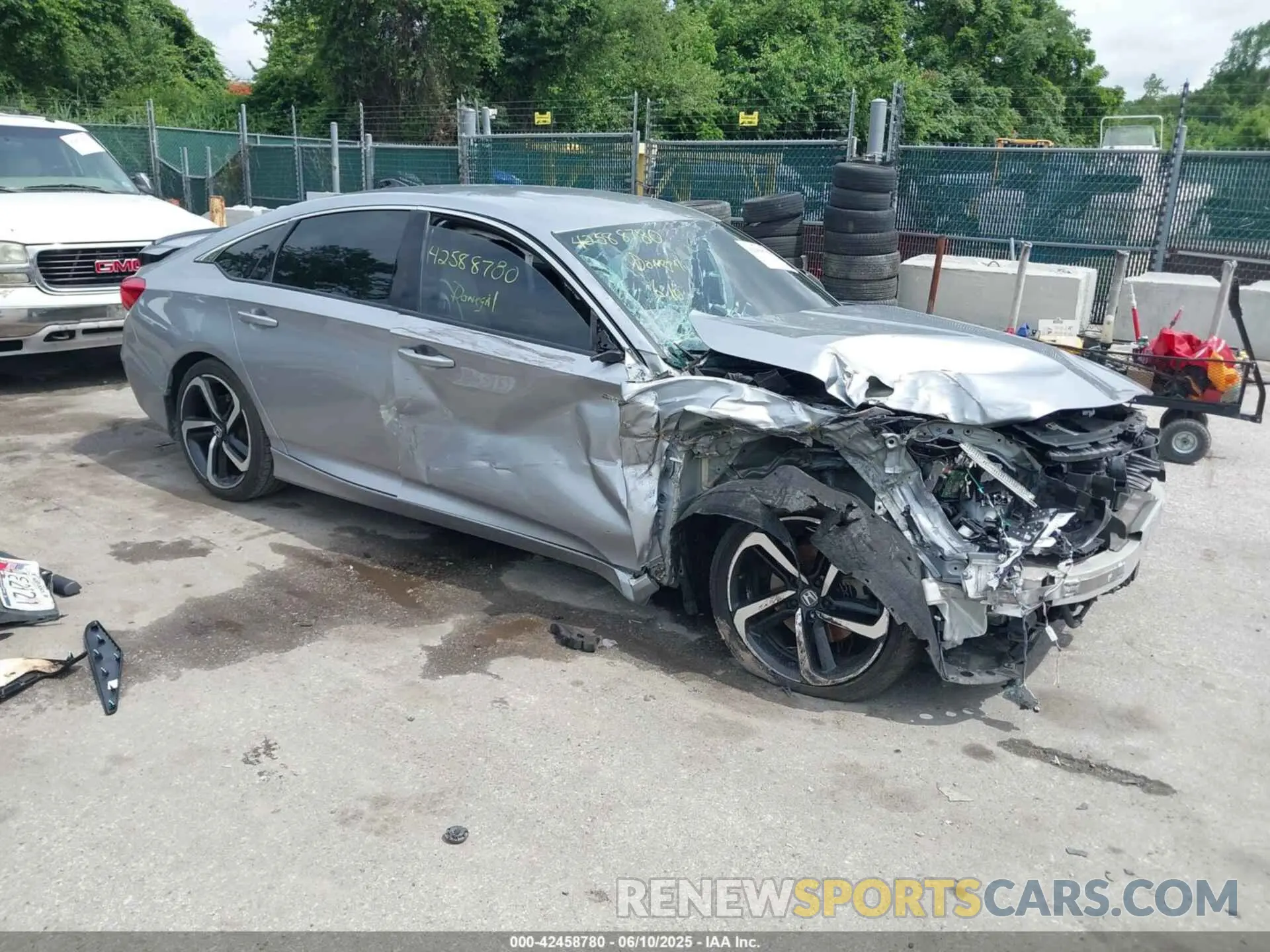 1 Фотография поврежденного автомобиля 1HGCV3F21NA037375 HONDA ACCORD 2022