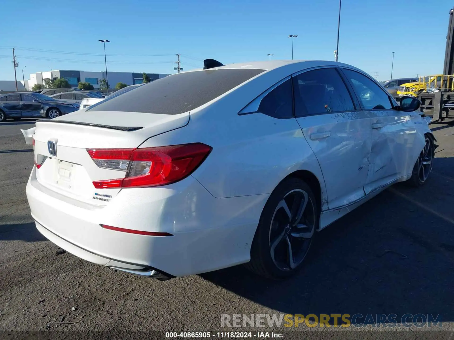 4 Photograph of a damaged car 1HGCV3F25NA020367 HONDA ACCORD 2022