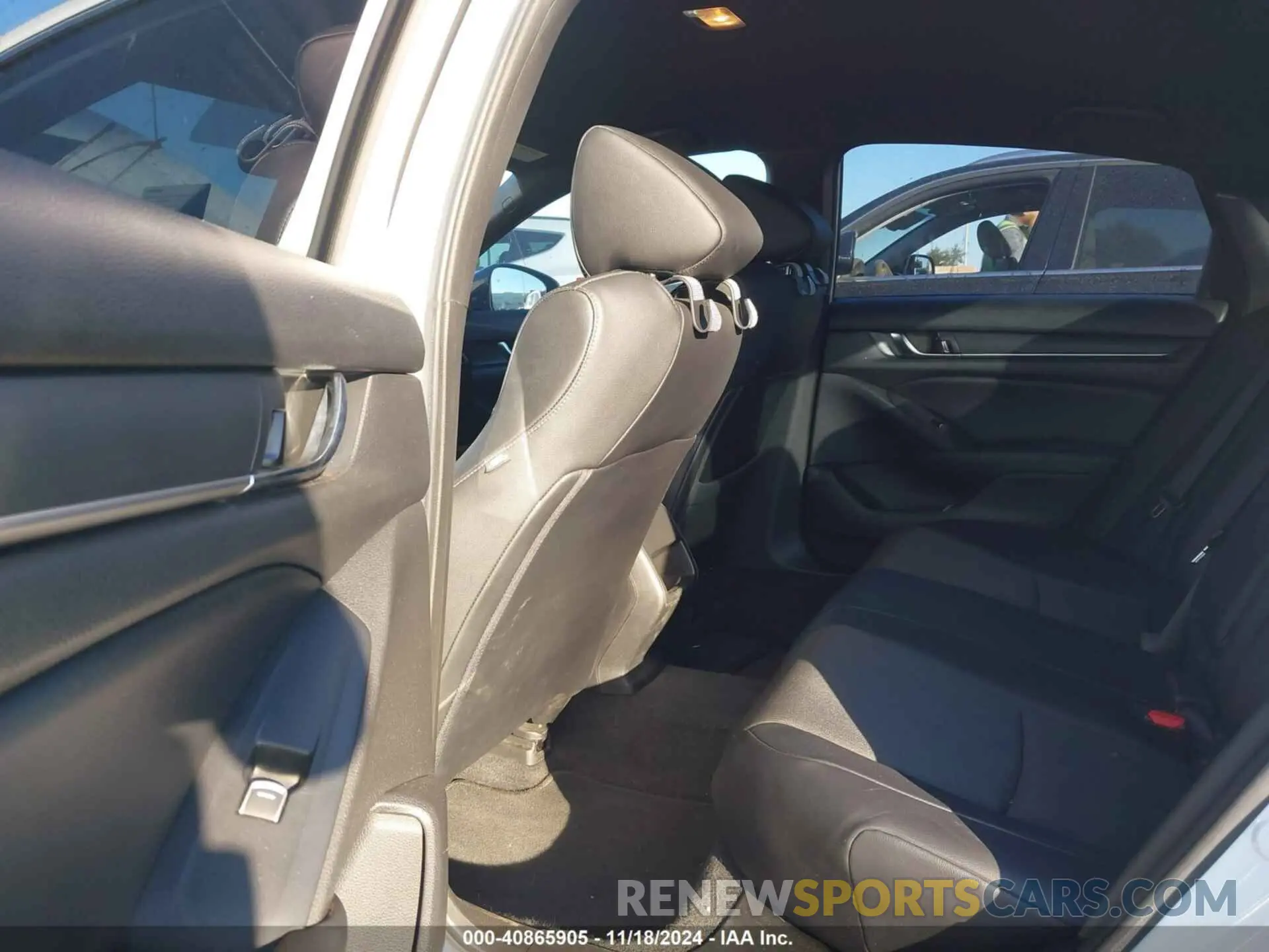 8 Photograph of a damaged car 1HGCV3F25NA020367 HONDA ACCORD 2022