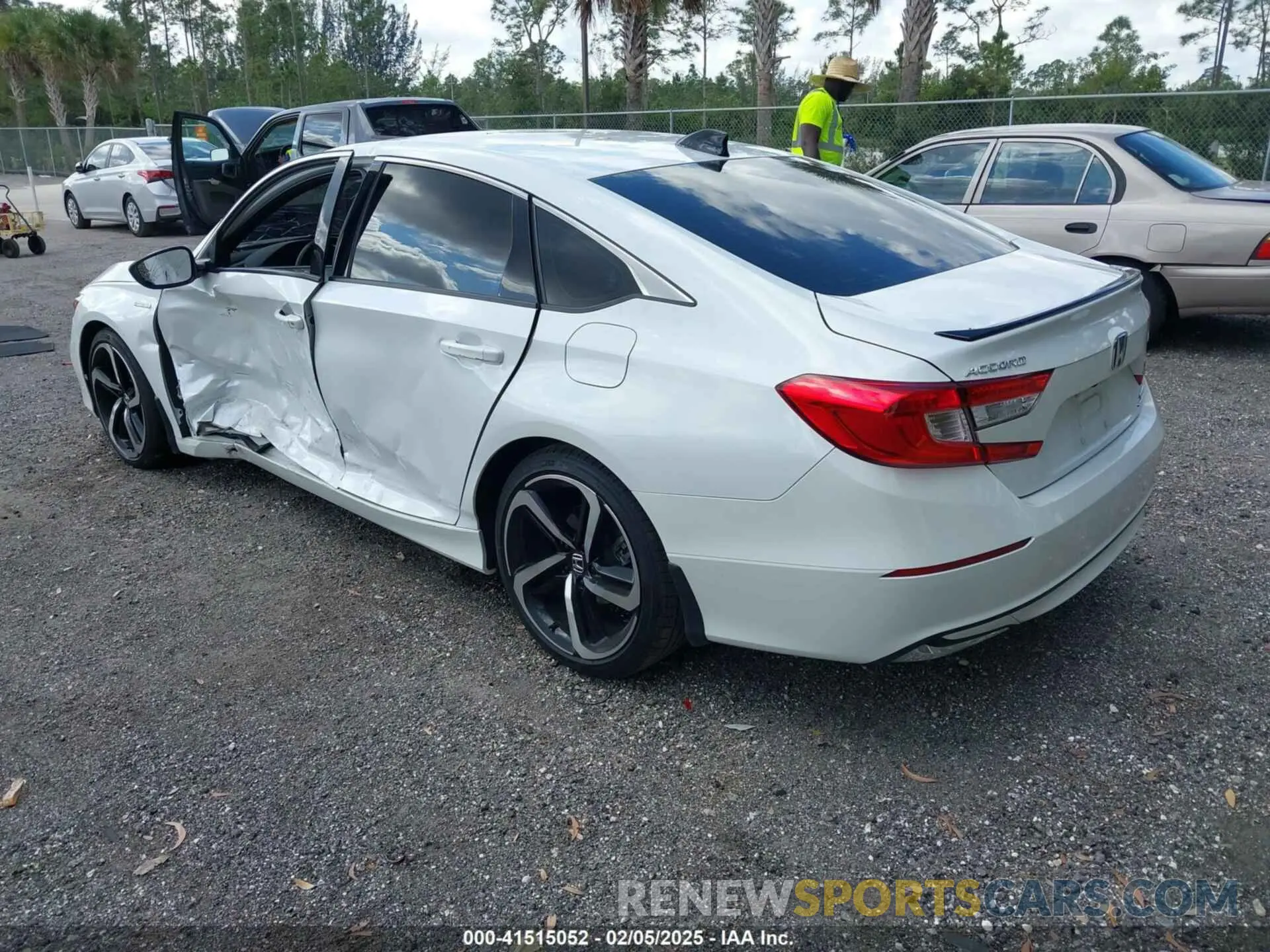 3 Фотография поврежденного автомобиля 1HGCV3F26NA037243 HONDA ACCORD 2022