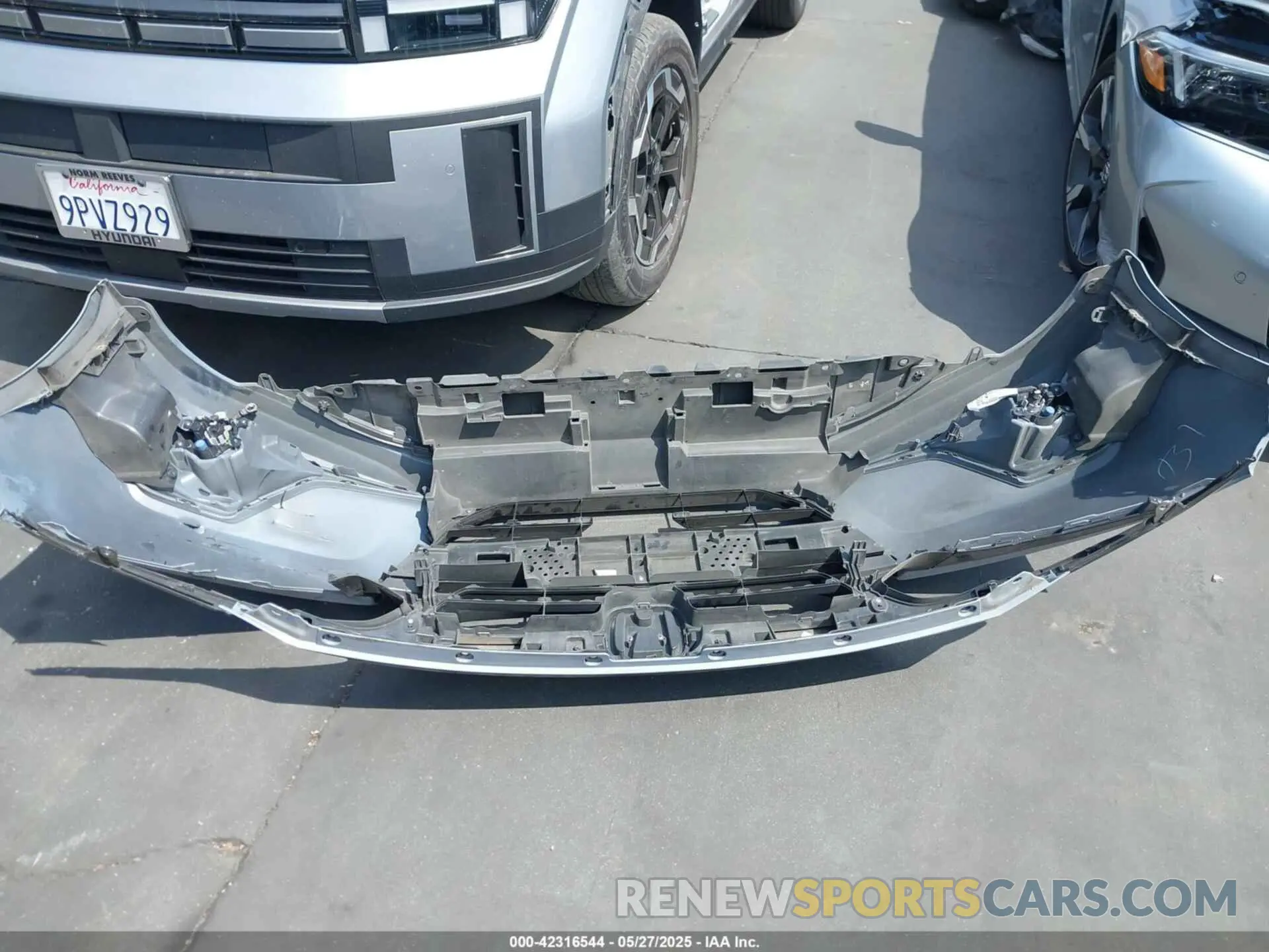 12 Photograph of a damaged car 1HGCV3F27NA032682 HONDA ACCORD 2022
