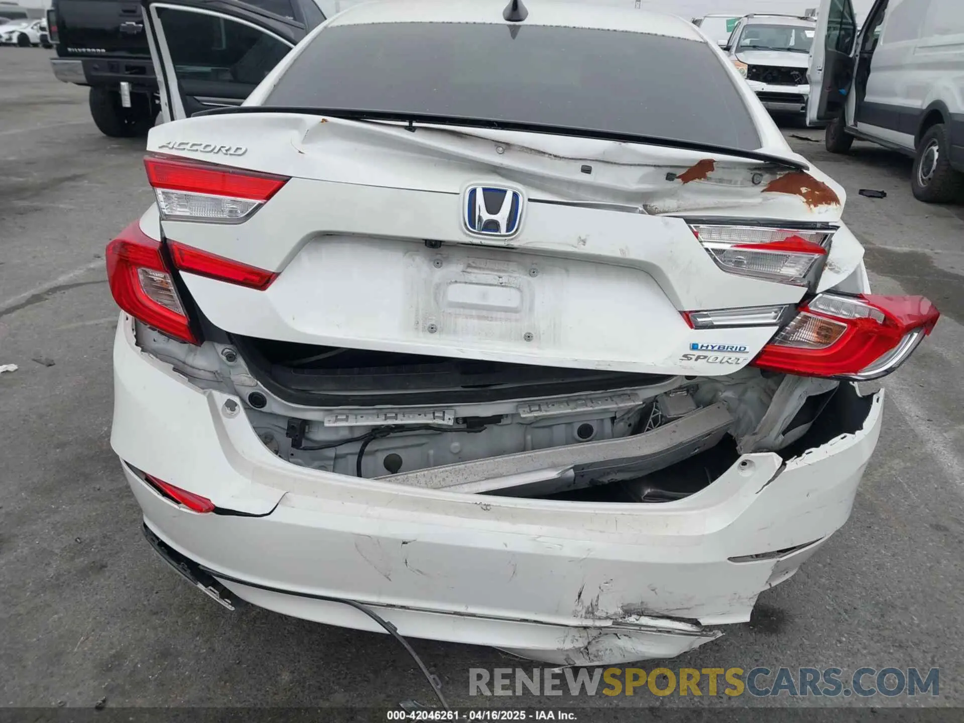 17 Photograph of a damaged car 1HGCV3F28NA032108 HONDA ACCORD 2022