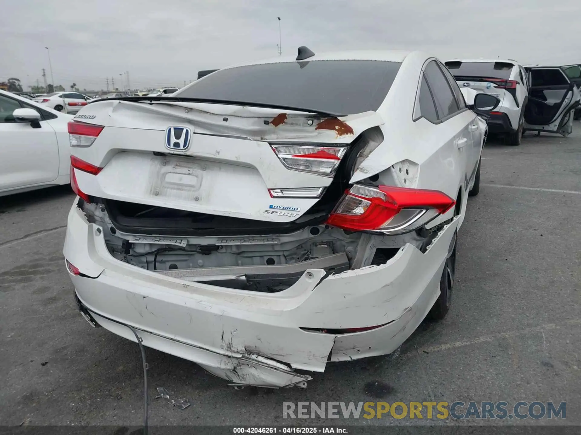 4 Photograph of a damaged car 1HGCV3F28NA032108 HONDA ACCORD 2022