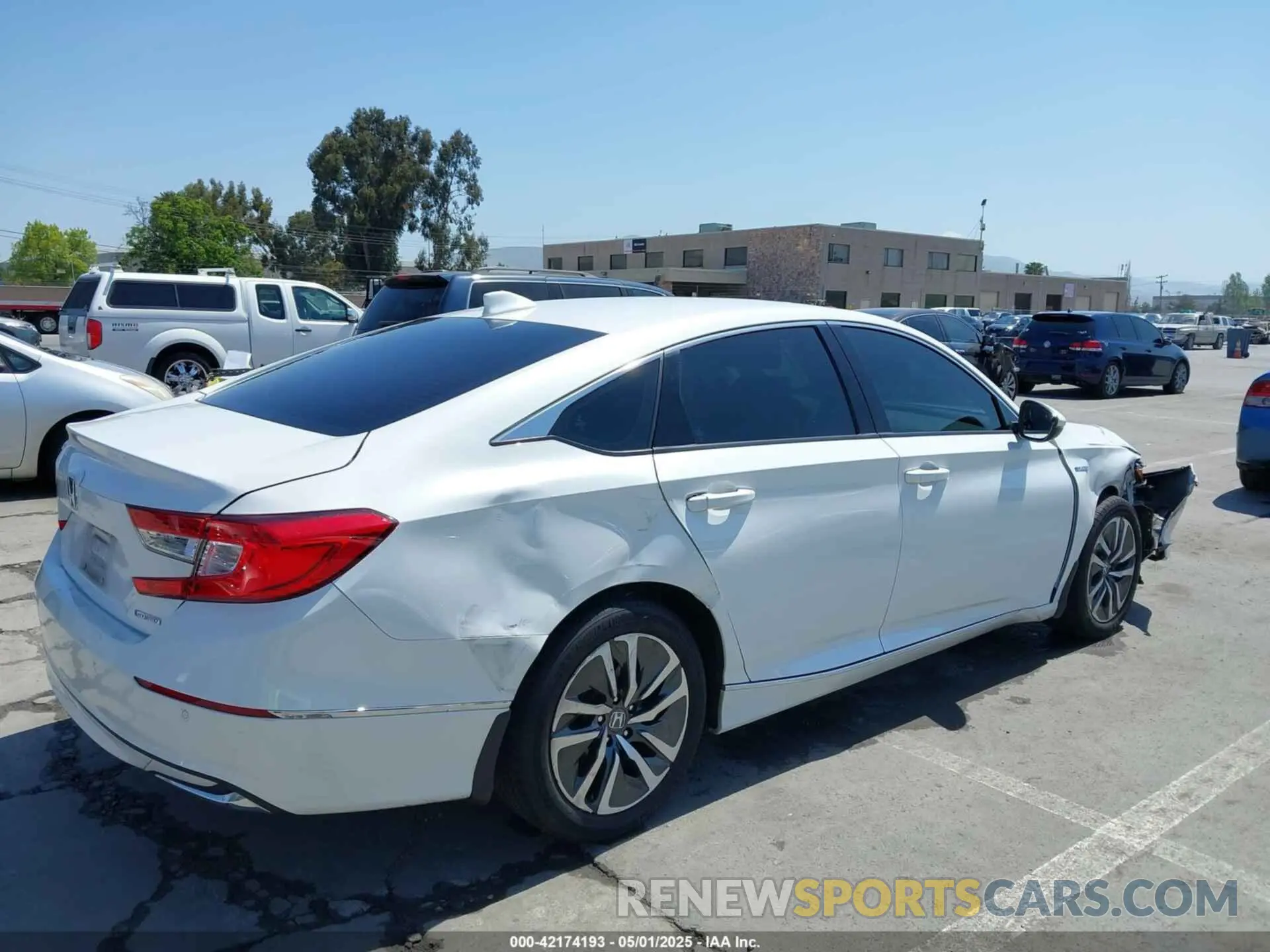 4 Фотография поврежденного автомобиля 1HGCV3F58NA006909 HONDA ACCORD 2022