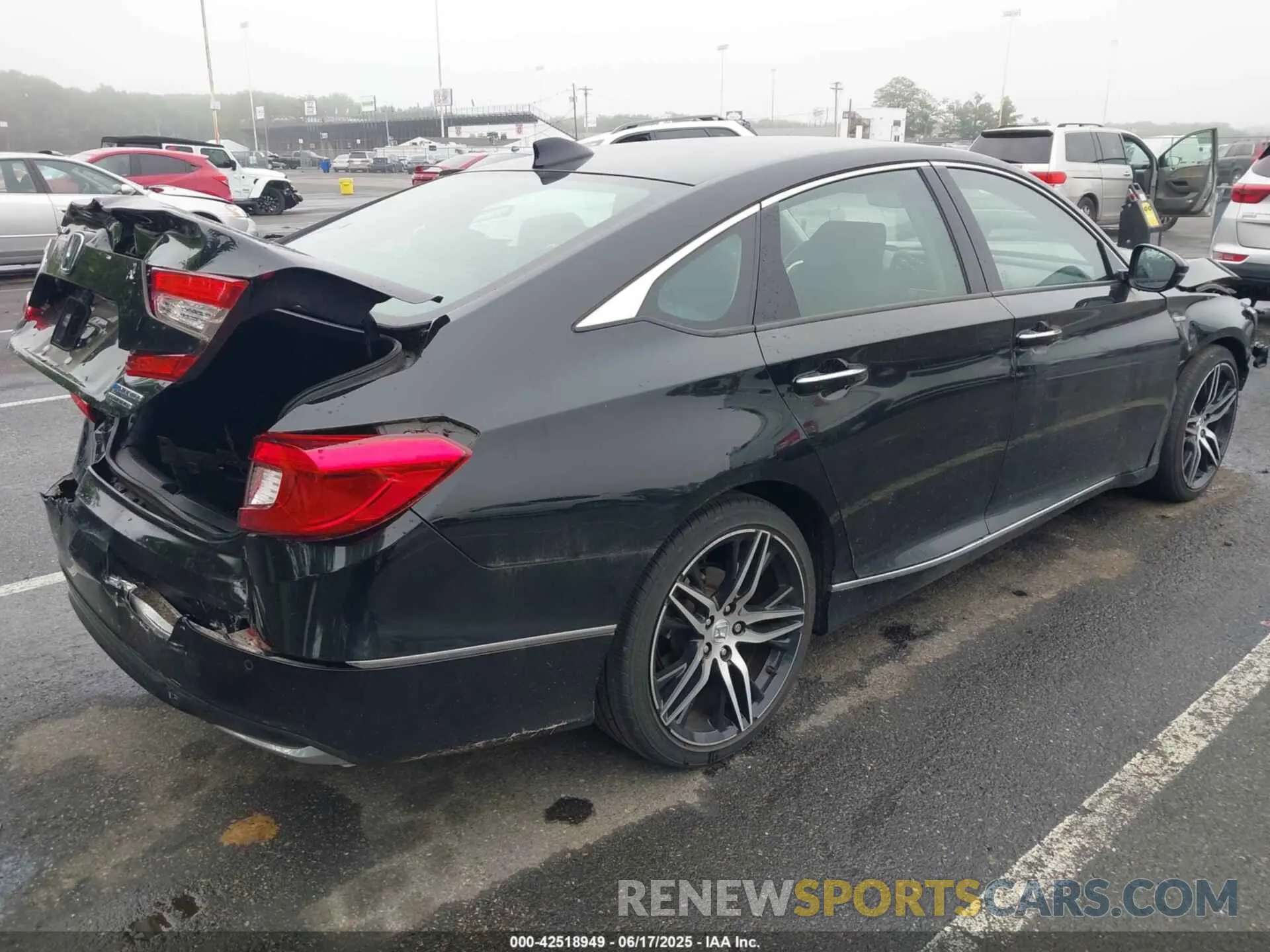 4 Photograph of a damaged car 1HGCV3F90NA026655 HONDA ACCORD 2022