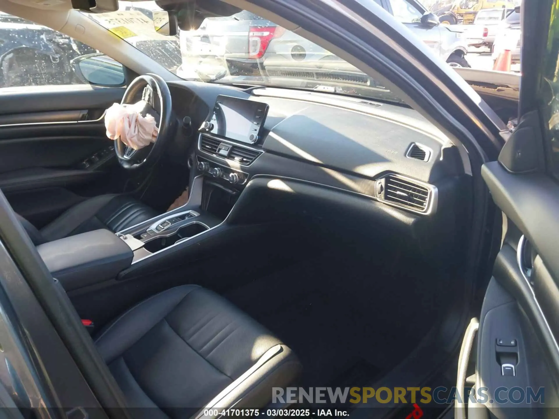 5 Photograph of a damaged car 1HGCV3F96NA011657 HONDA ACCORD 2022