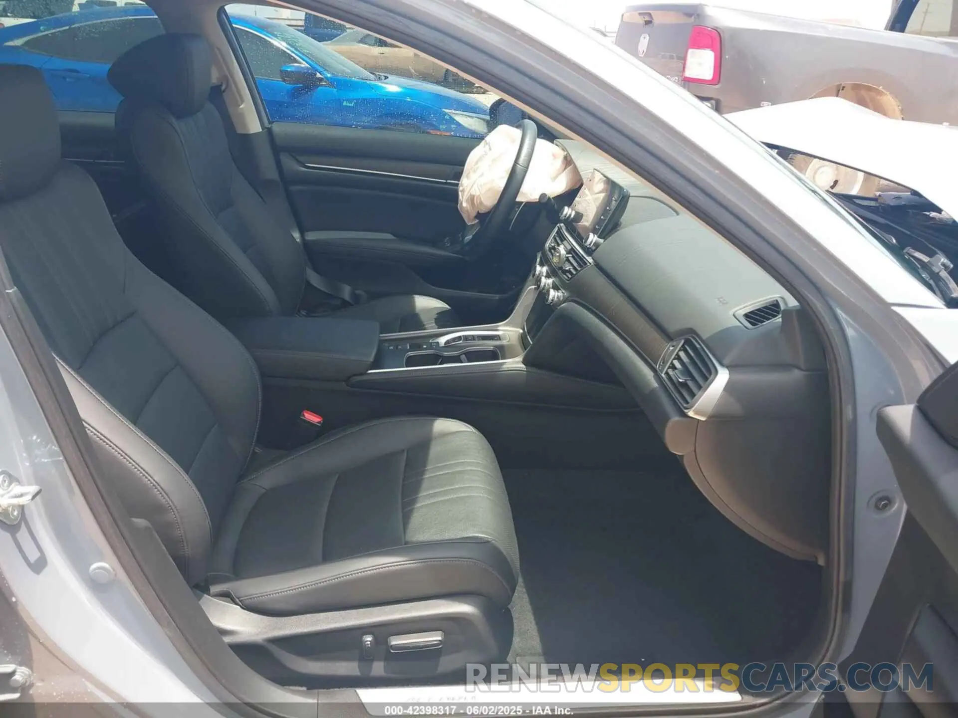 5 Photograph of a damaged car 1HGCV3F96NA025493 HONDA ACCORD 2022