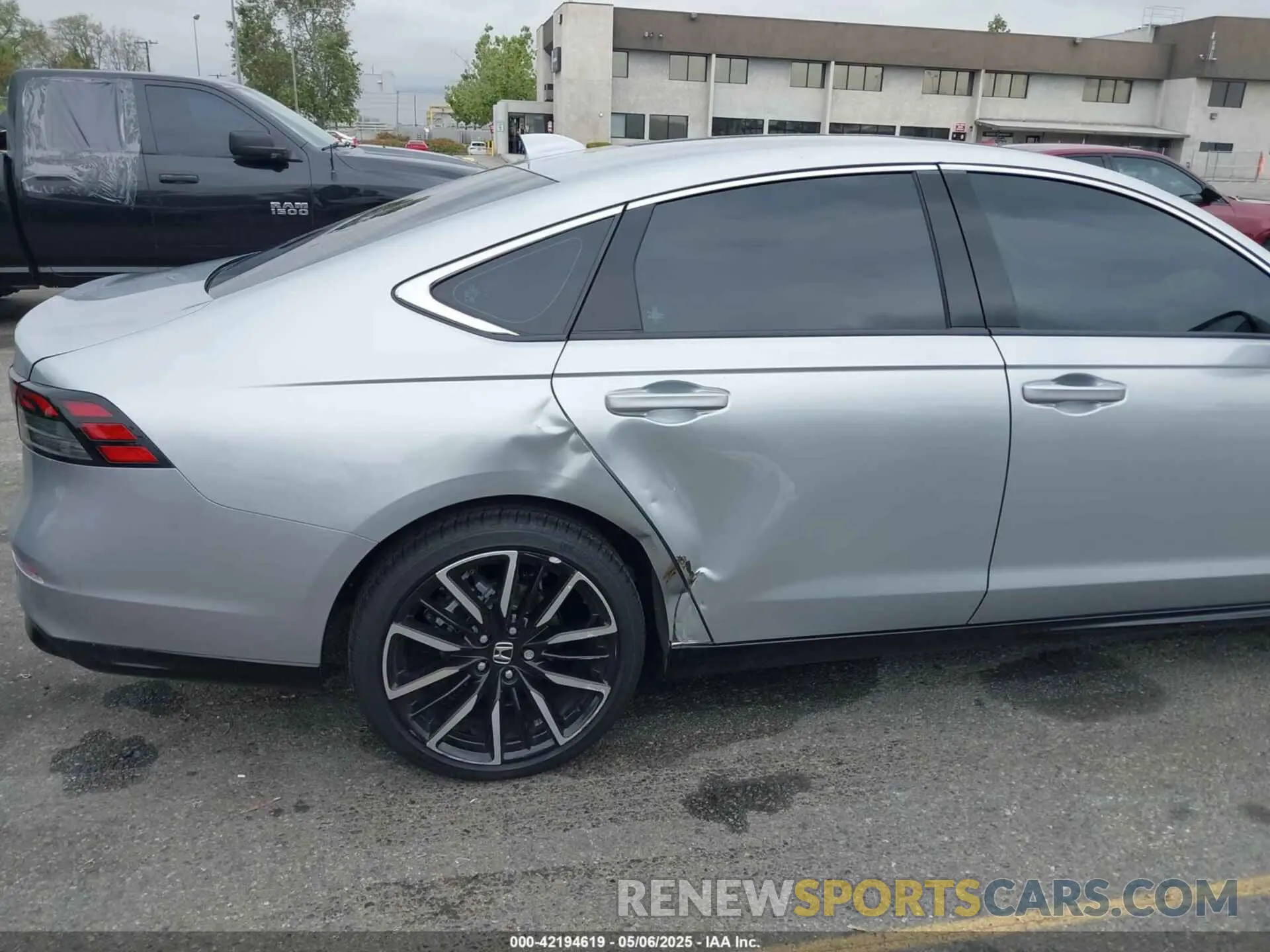 17 Photograph of a damaged car 1HGCY2F87RA082705 HONDA ACCORD 2024