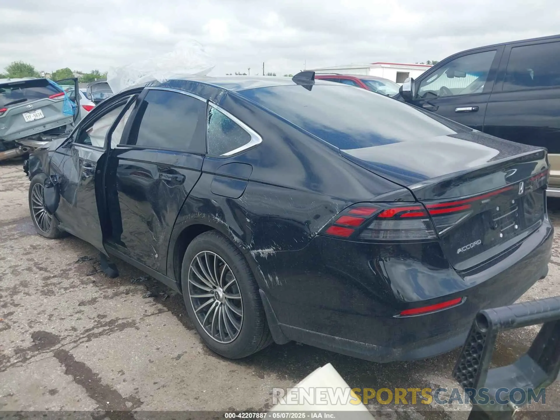 3 Фотография поврежденного автомобиля 1HGCY1F2XSA015253 HONDA ACCORD 2025