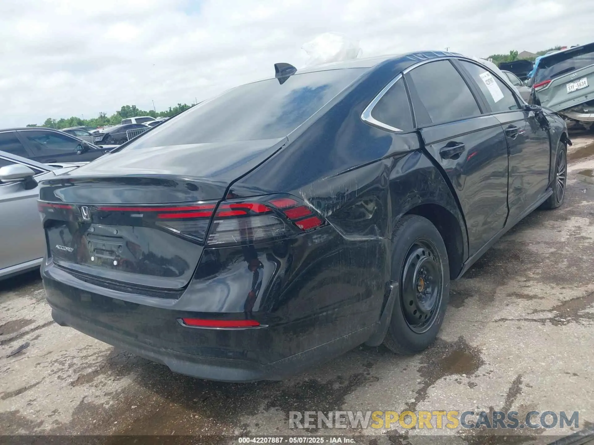 4 Фотография поврежденного автомобиля 1HGCY1F2XSA015253 HONDA ACCORD 2025