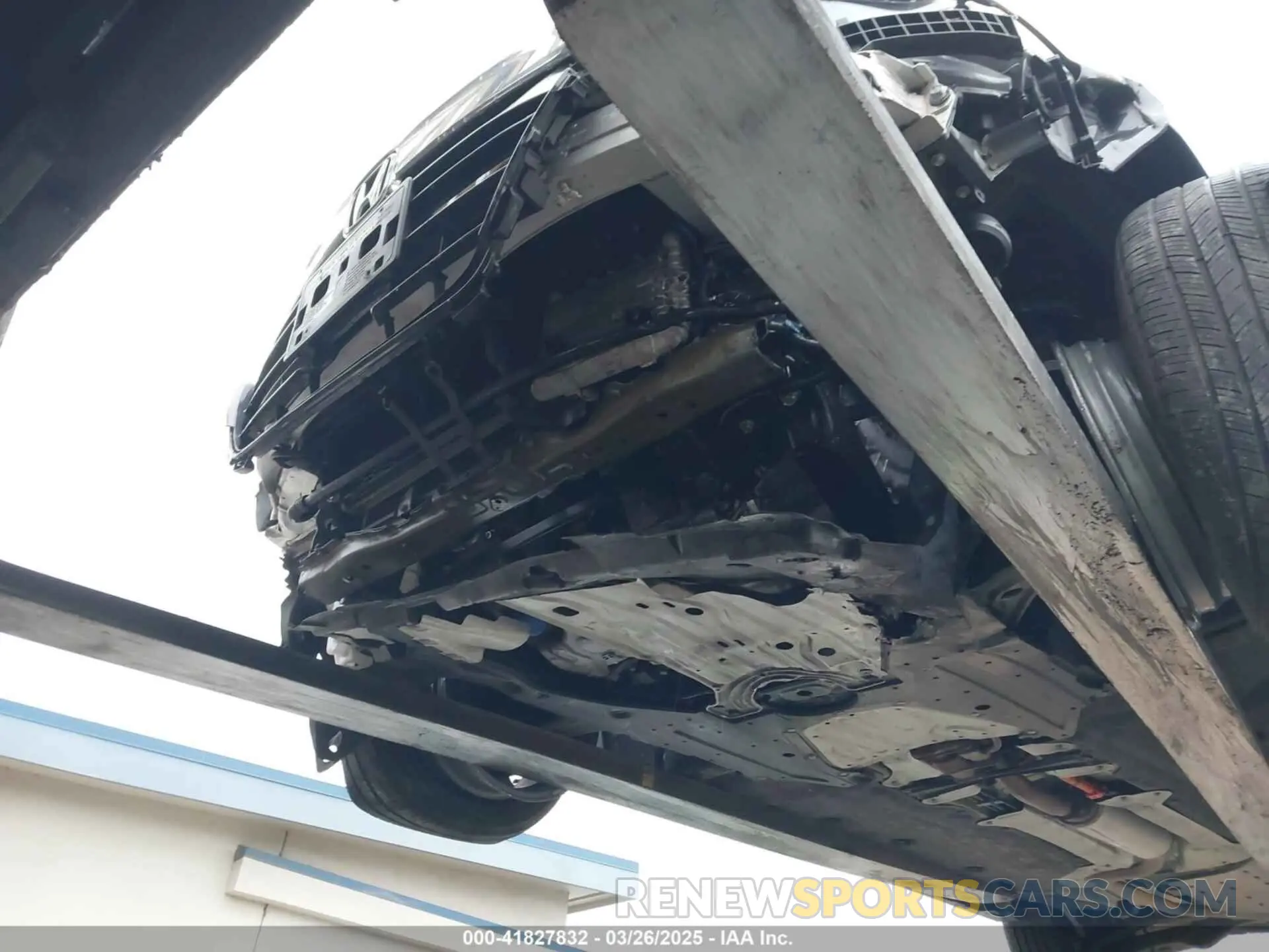 18 Photograph of a damaged car 1HGCV3F10KA017539 HONDA ACCORD HYBRID 2019