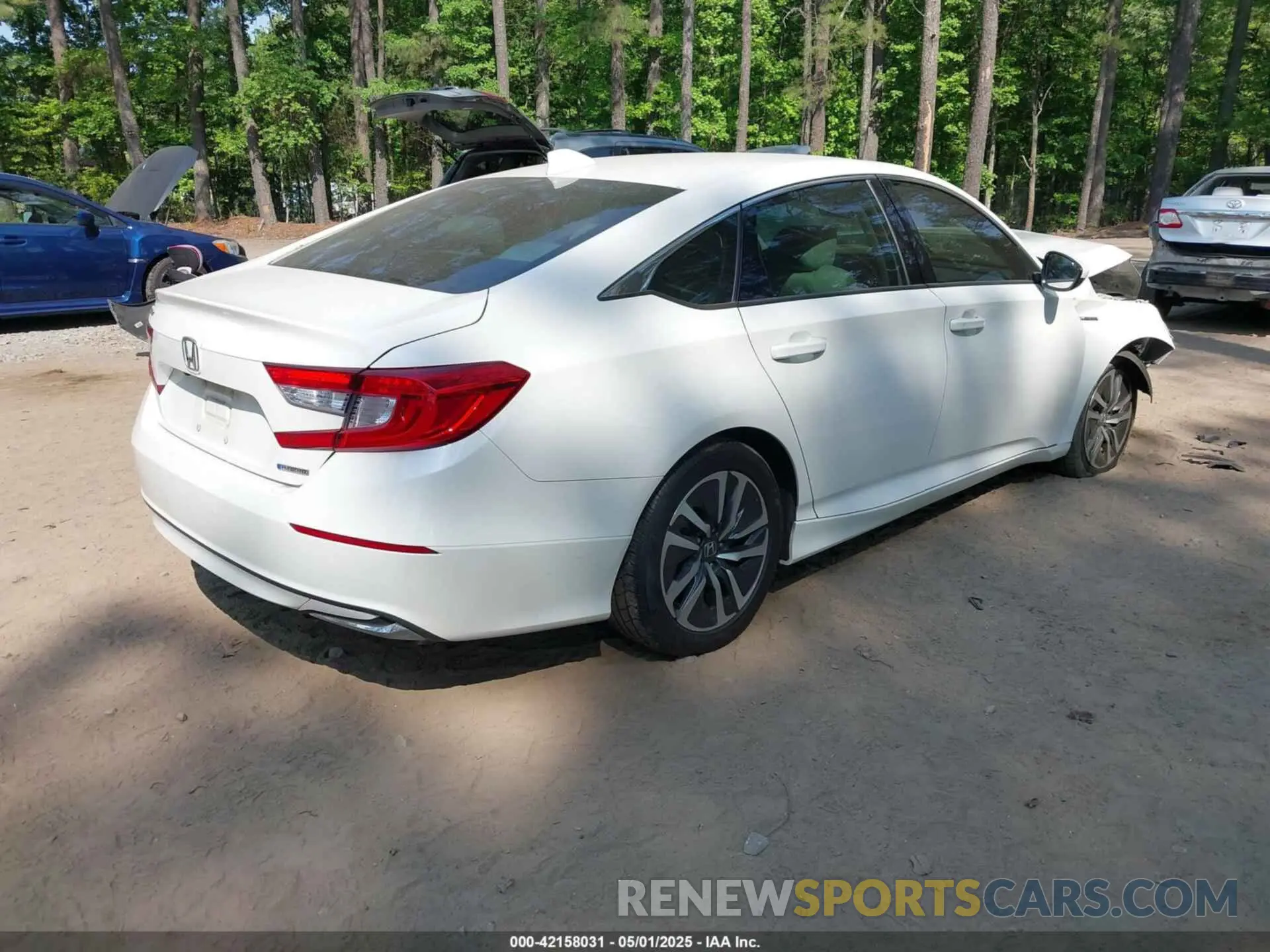 4 Photograph of a damaged car 1HGCV3F17KA003430 HONDA ACCORD HYBRID 2019