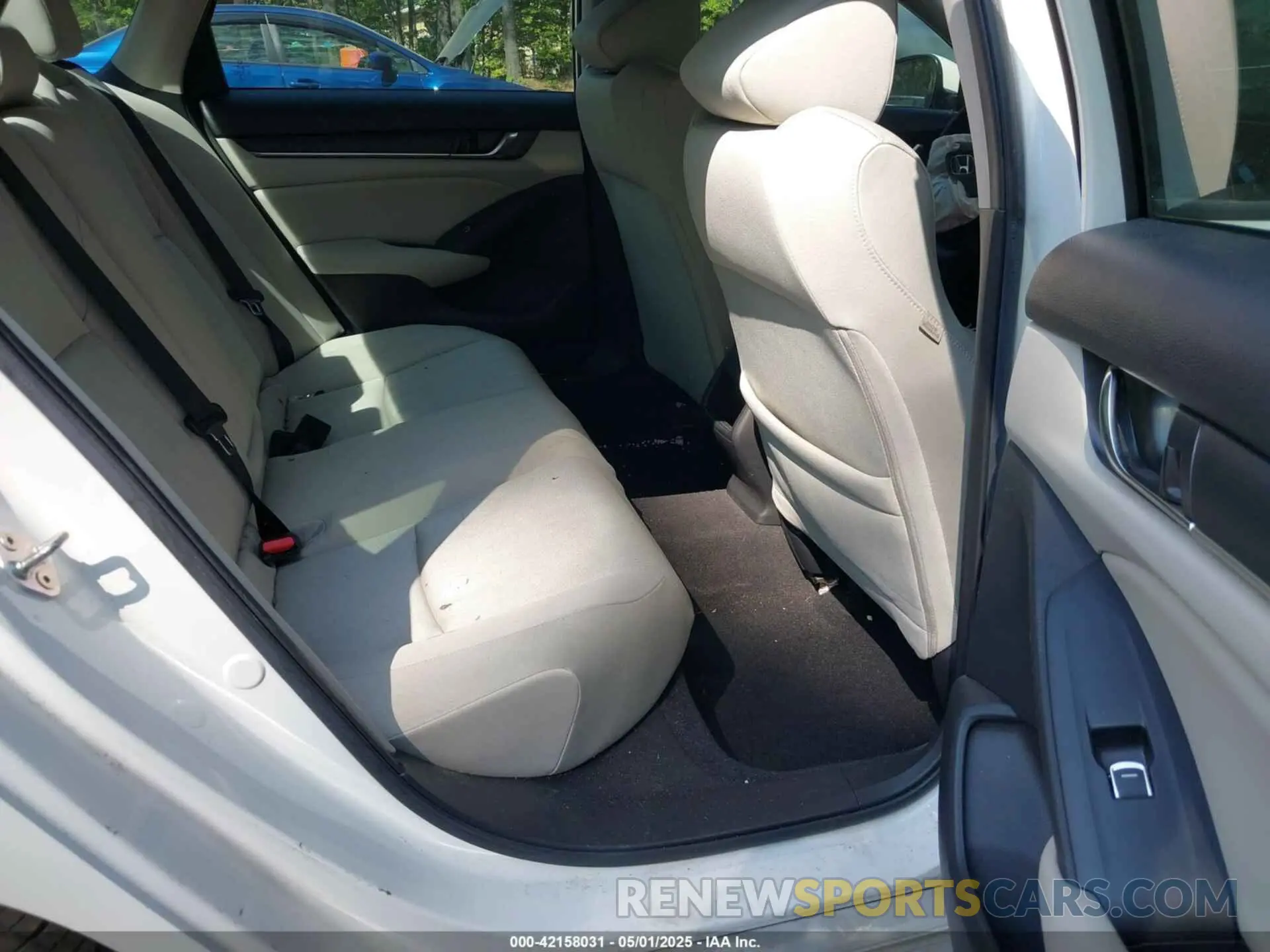 8 Photograph of a damaged car 1HGCV3F17KA003430 HONDA ACCORD HYBRID 2019
