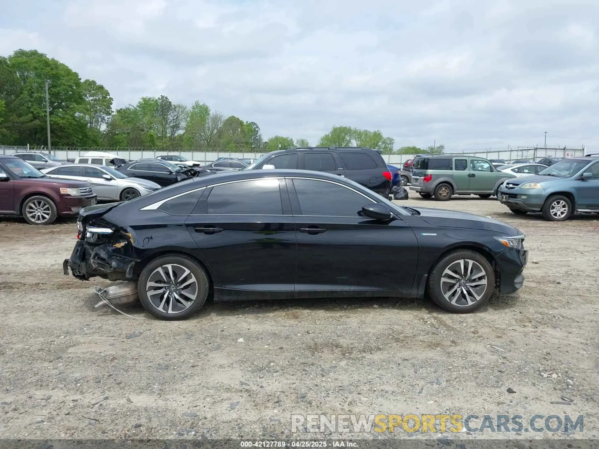 13 Photograph of a damaged car 1HGCV3F17KA010975 HONDA ACCORD HYBRID 2019