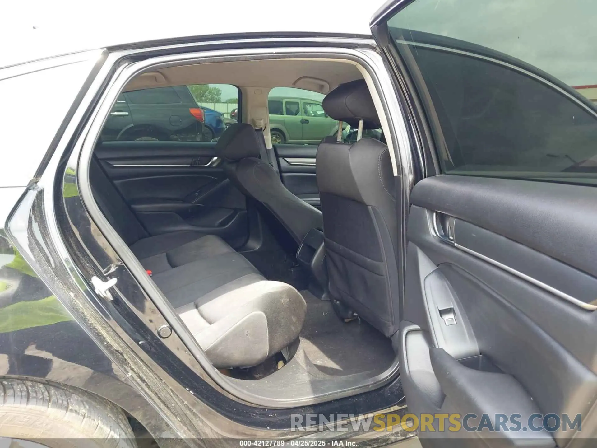 8 Photograph of a damaged car 1HGCV3F17KA010975 HONDA ACCORD HYBRID 2019