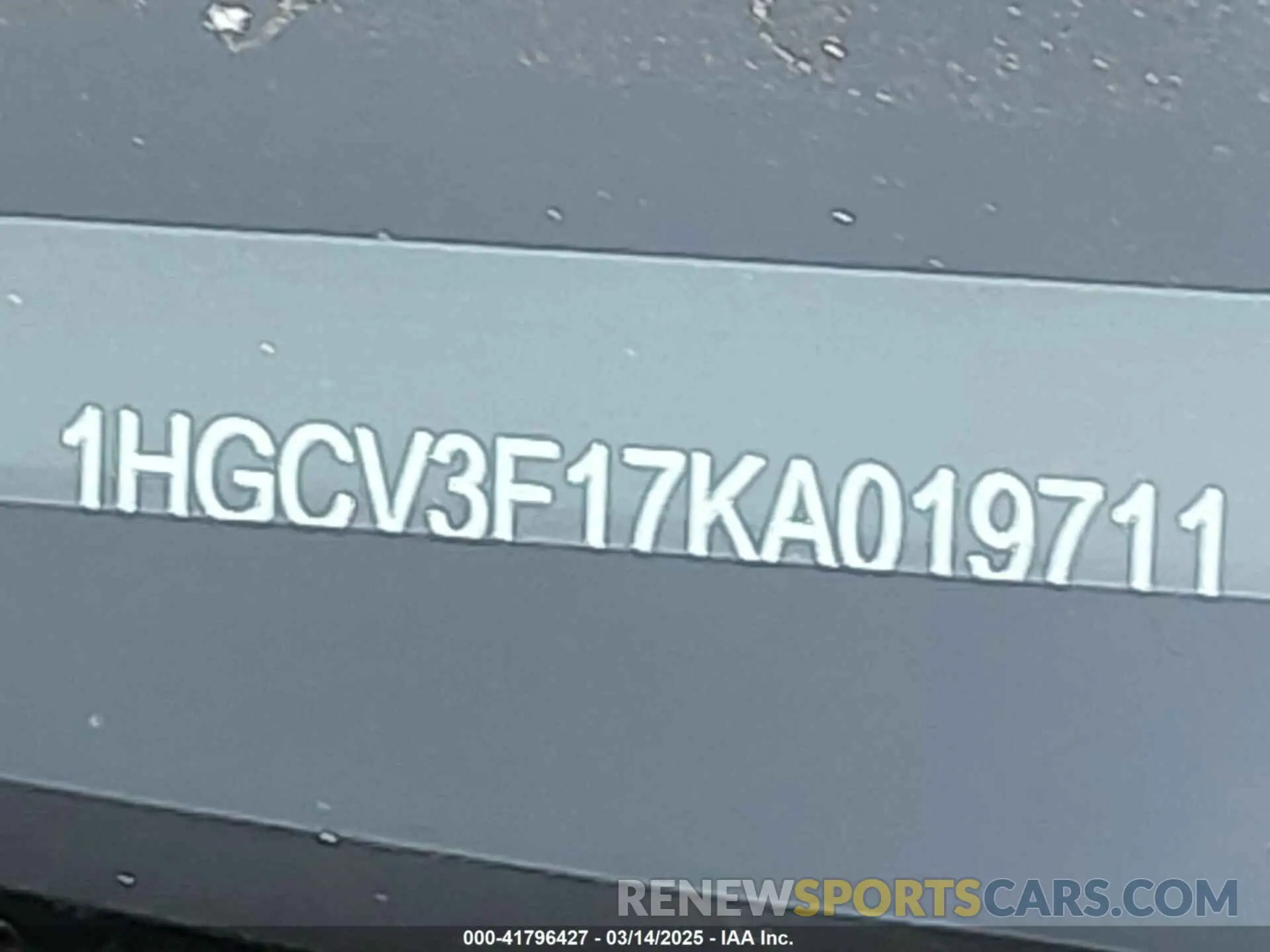 17 Photograph of a damaged car 1HGCV3F17KA019711 HONDA ACCORD HYBRID 2019