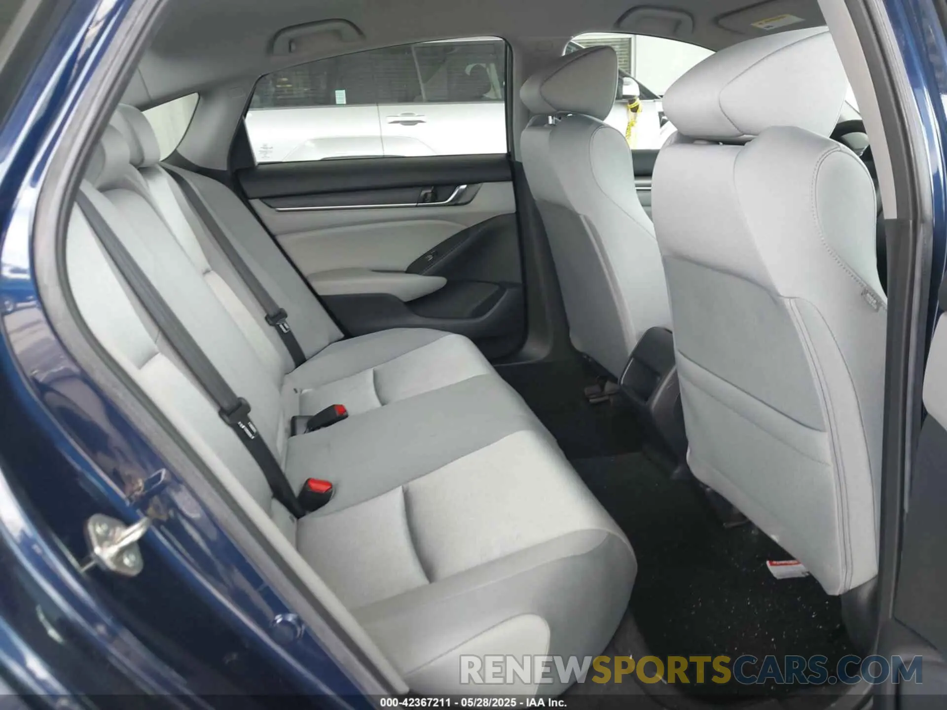 8 Photograph of a damaged car 1HGCV3F1XKA007293 HONDA ACCORD HYBRID 2019
