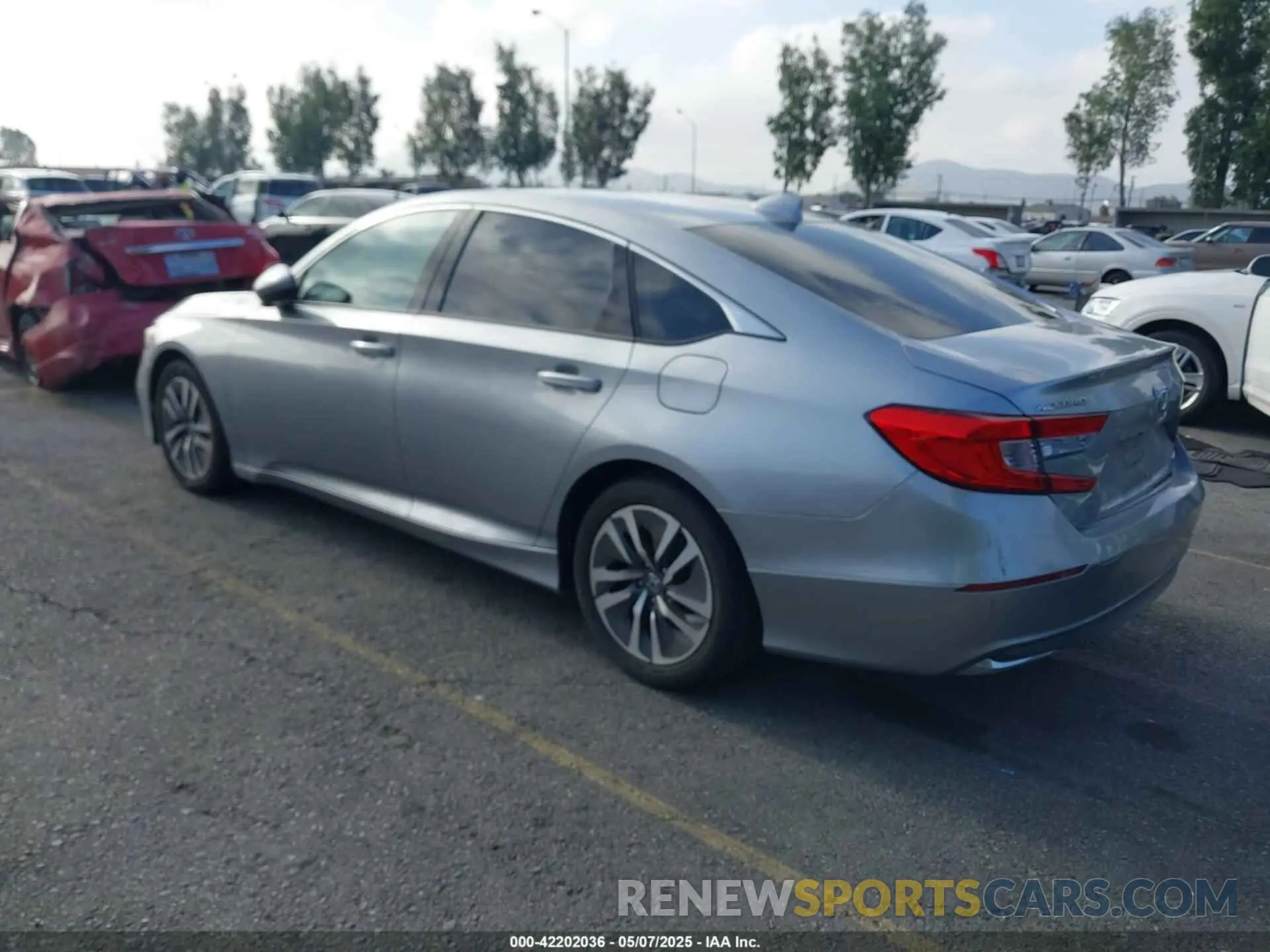 3 Photograph of a damaged car 1HGCV3F1XKA015328 HONDA ACCORD HYBRID 2019