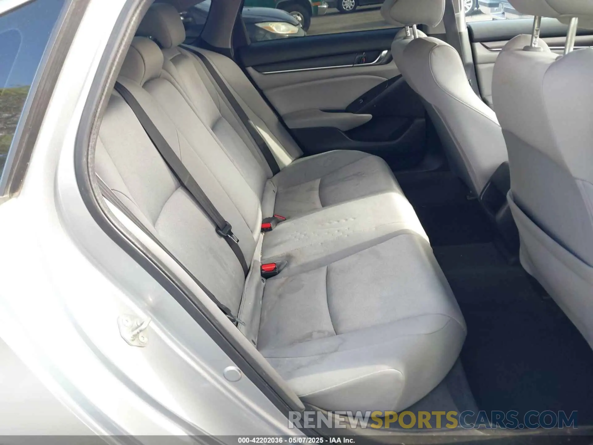 8 Photograph of a damaged car 1HGCV3F1XKA015328 HONDA ACCORD HYBRID 2019