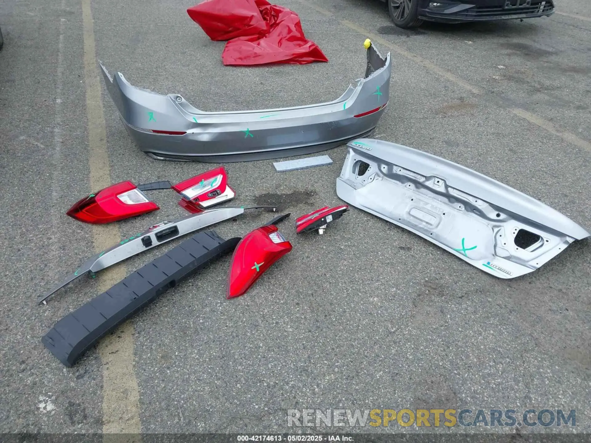 12 Photograph of a damaged car 1HGCV3F42KA021893 HONDA ACCORD HYBRID 2019