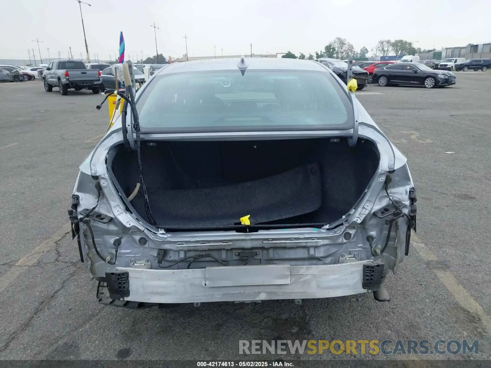 17 Photograph of a damaged car 1HGCV3F42KA021893 HONDA ACCORD HYBRID 2019