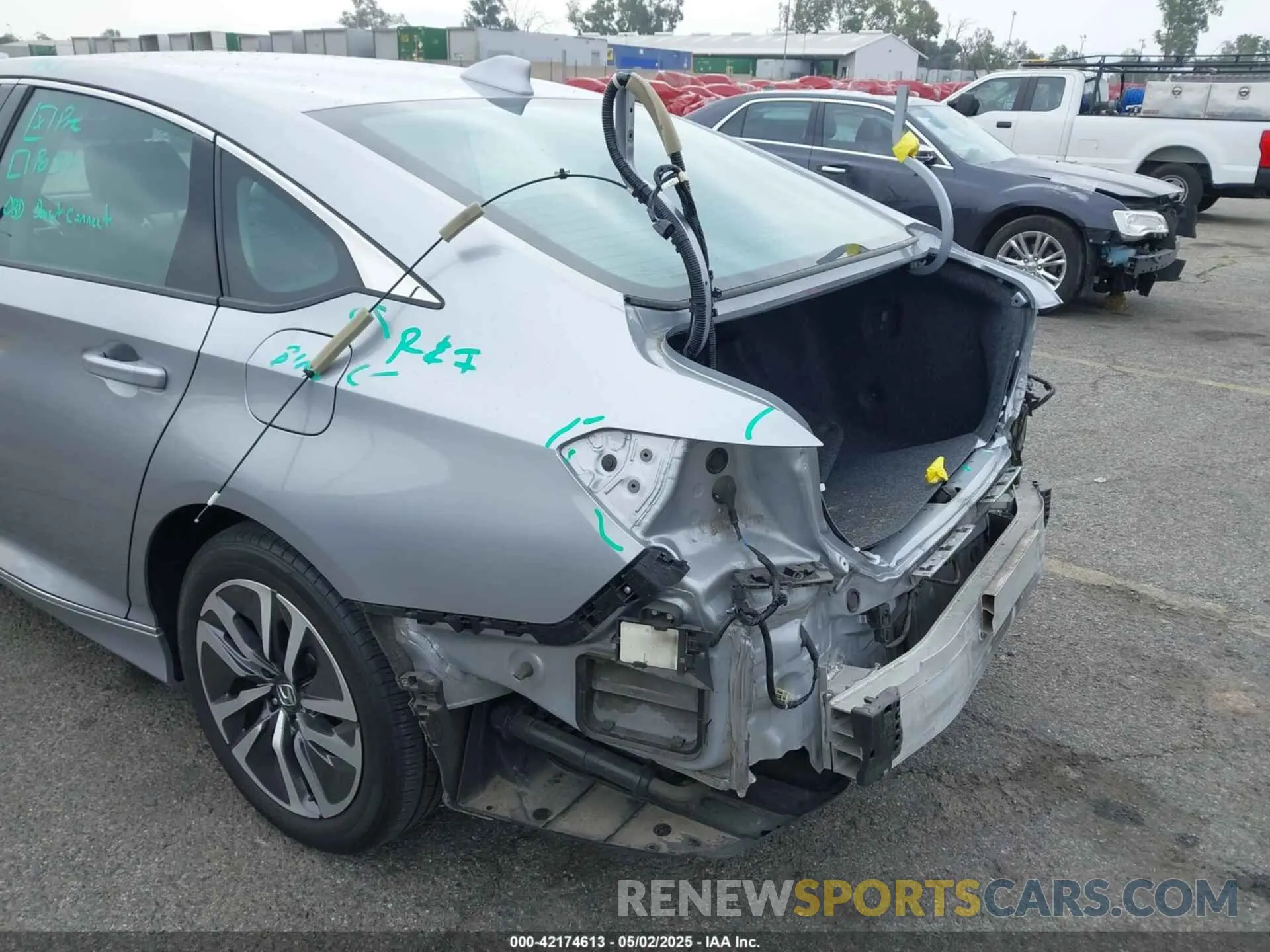 18 Photograph of a damaged car 1HGCV3F42KA021893 HONDA ACCORD HYBRID 2019