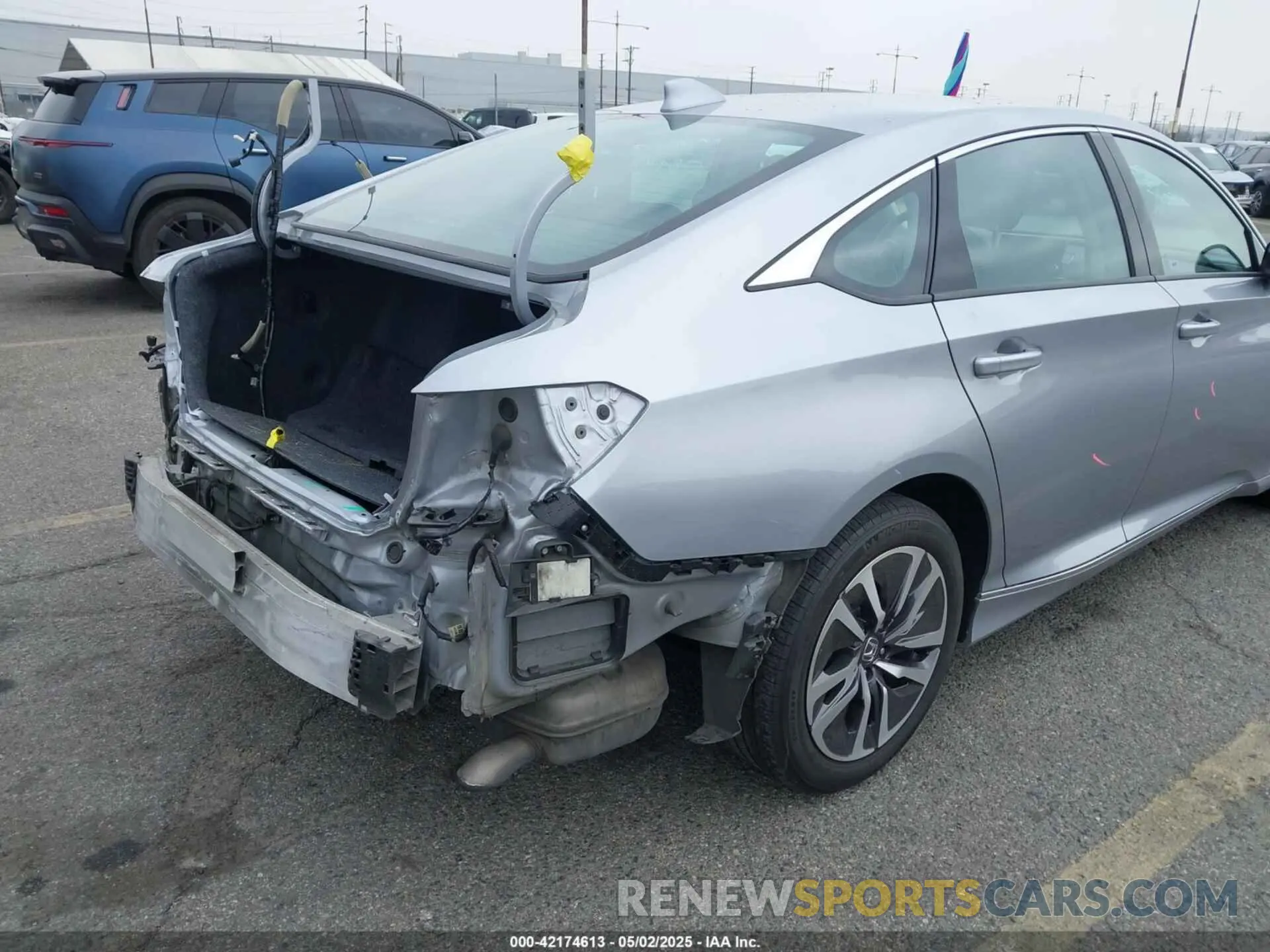 19 Photograph of a damaged car 1HGCV3F42KA021893 HONDA ACCORD HYBRID 2019
