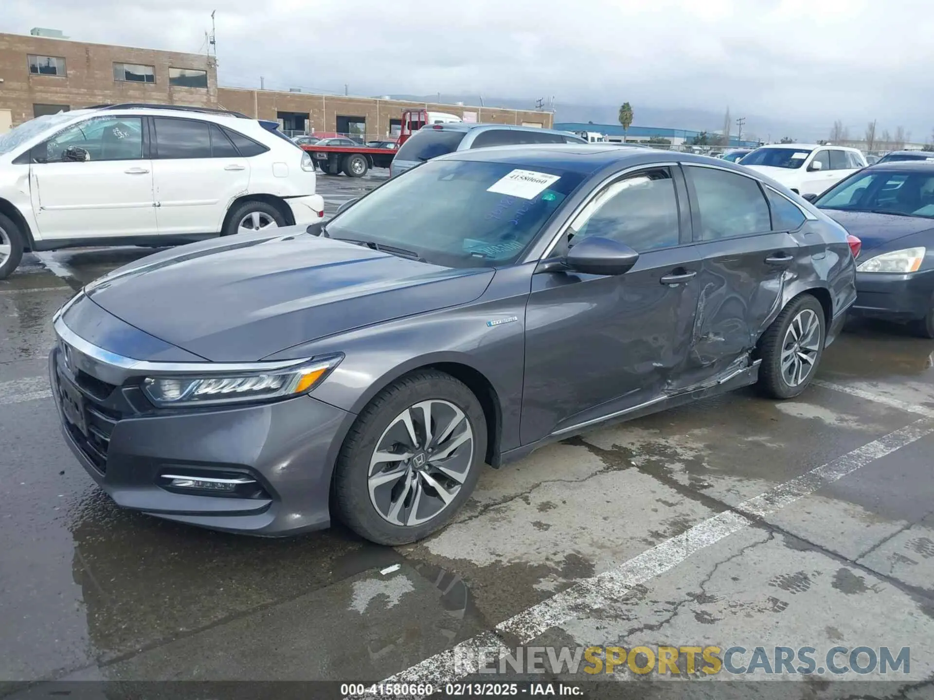 2 Фотография поврежденного автомобиля 1HGCV3F48KA002913 HONDA ACCORD HYBRID 2019