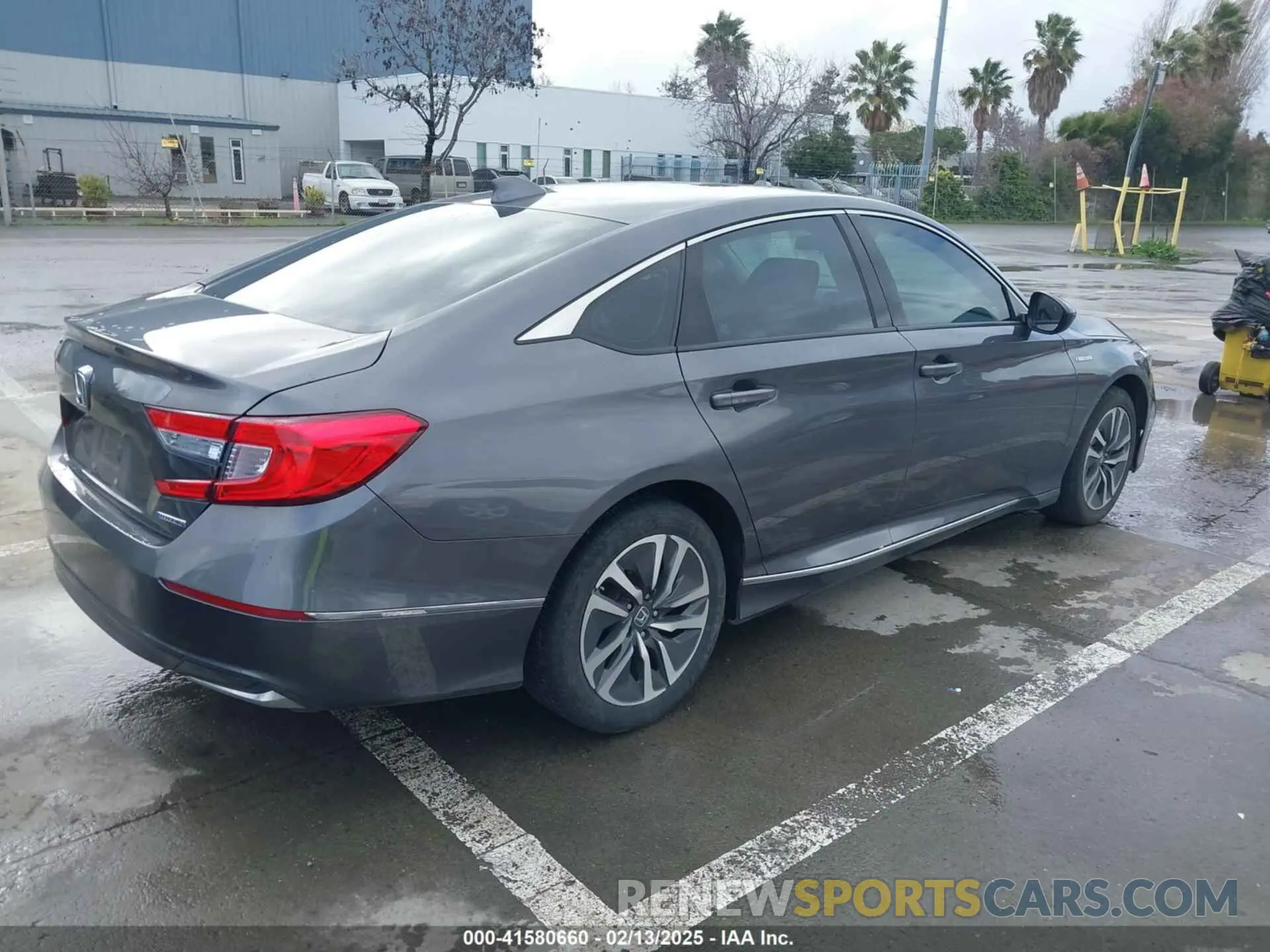 4 Фотография поврежденного автомобиля 1HGCV3F48KA002913 HONDA ACCORD HYBRID 2019