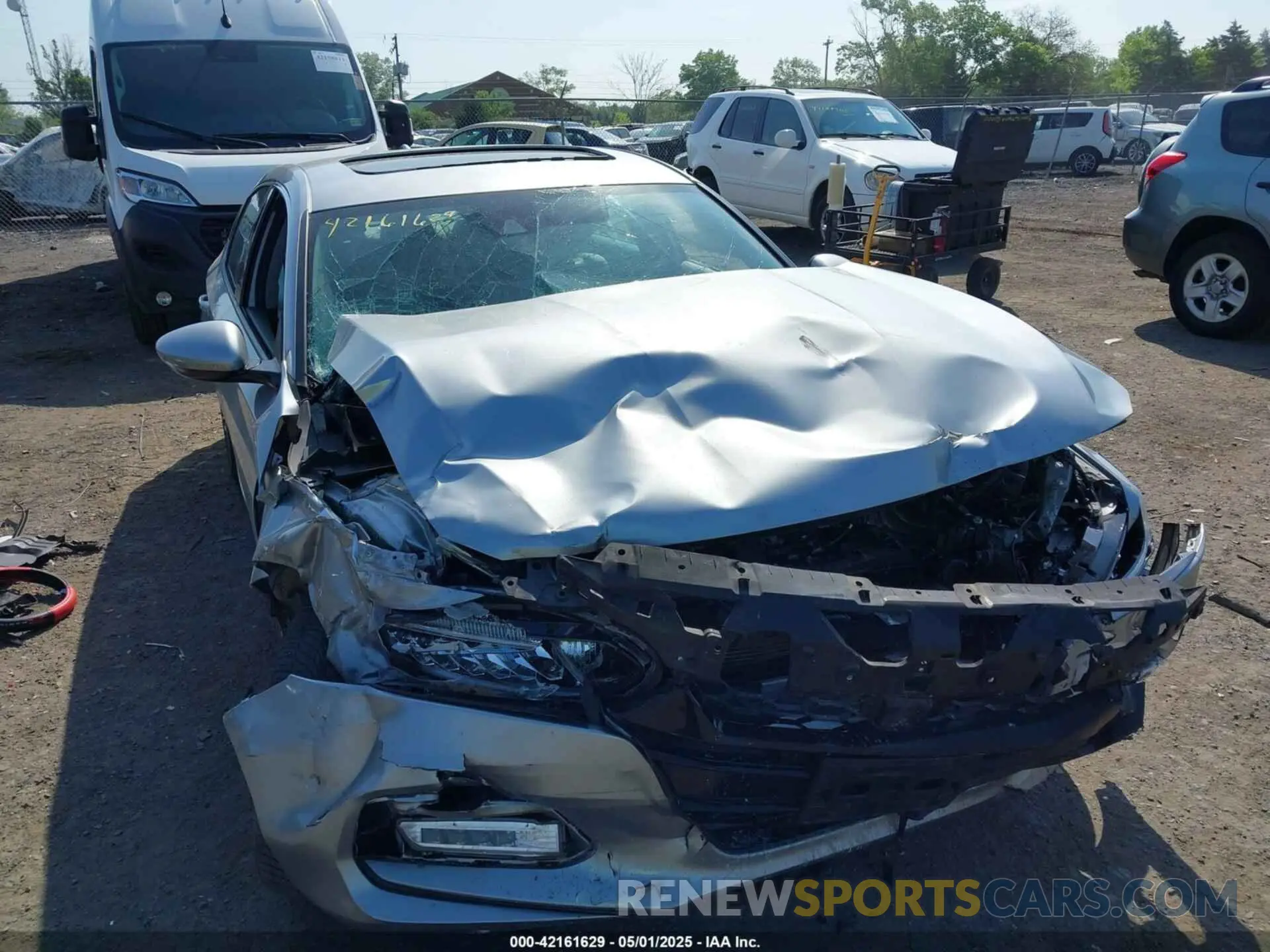 6 Photograph of a damaged car 1HGCV3F48KA008906 HONDA ACCORD HYBRID 2019