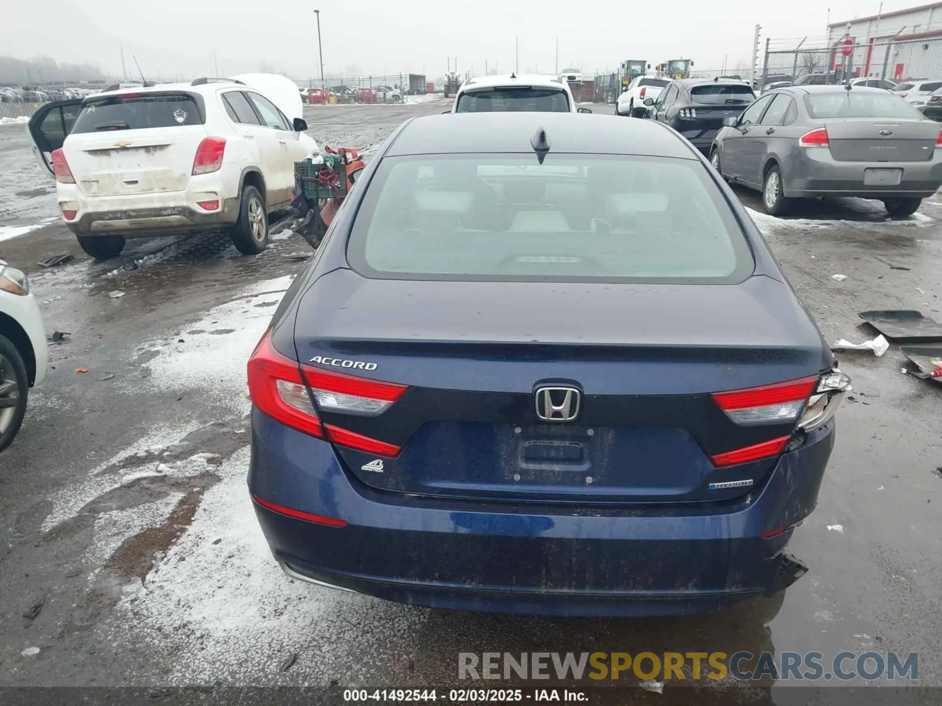 16 Photograph of a damaged car 1HGCV3F57KA013068 HONDA ACCORD HYBRID 2019