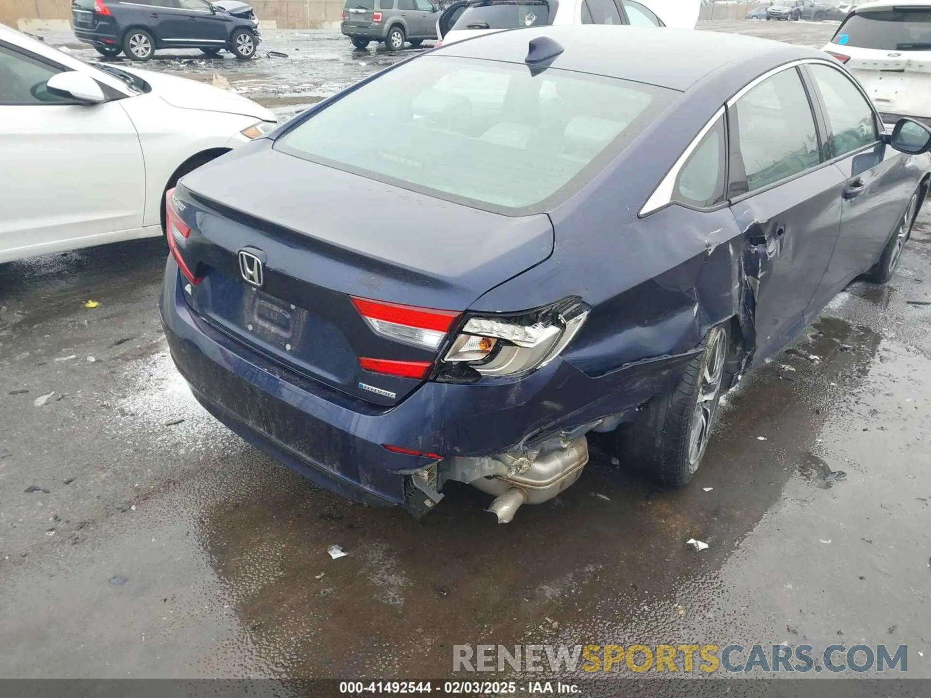 4 Photograph of a damaged car 1HGCV3F57KA013068 HONDA ACCORD HYBRID 2019
