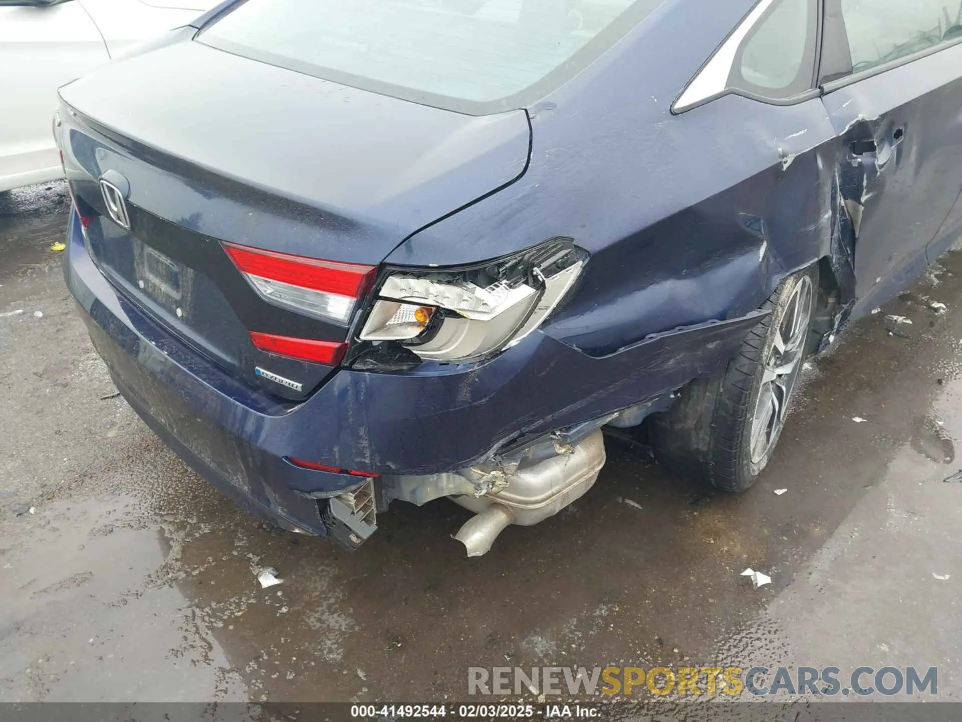 6 Photograph of a damaged car 1HGCV3F57KA013068 HONDA ACCORD HYBRID 2019