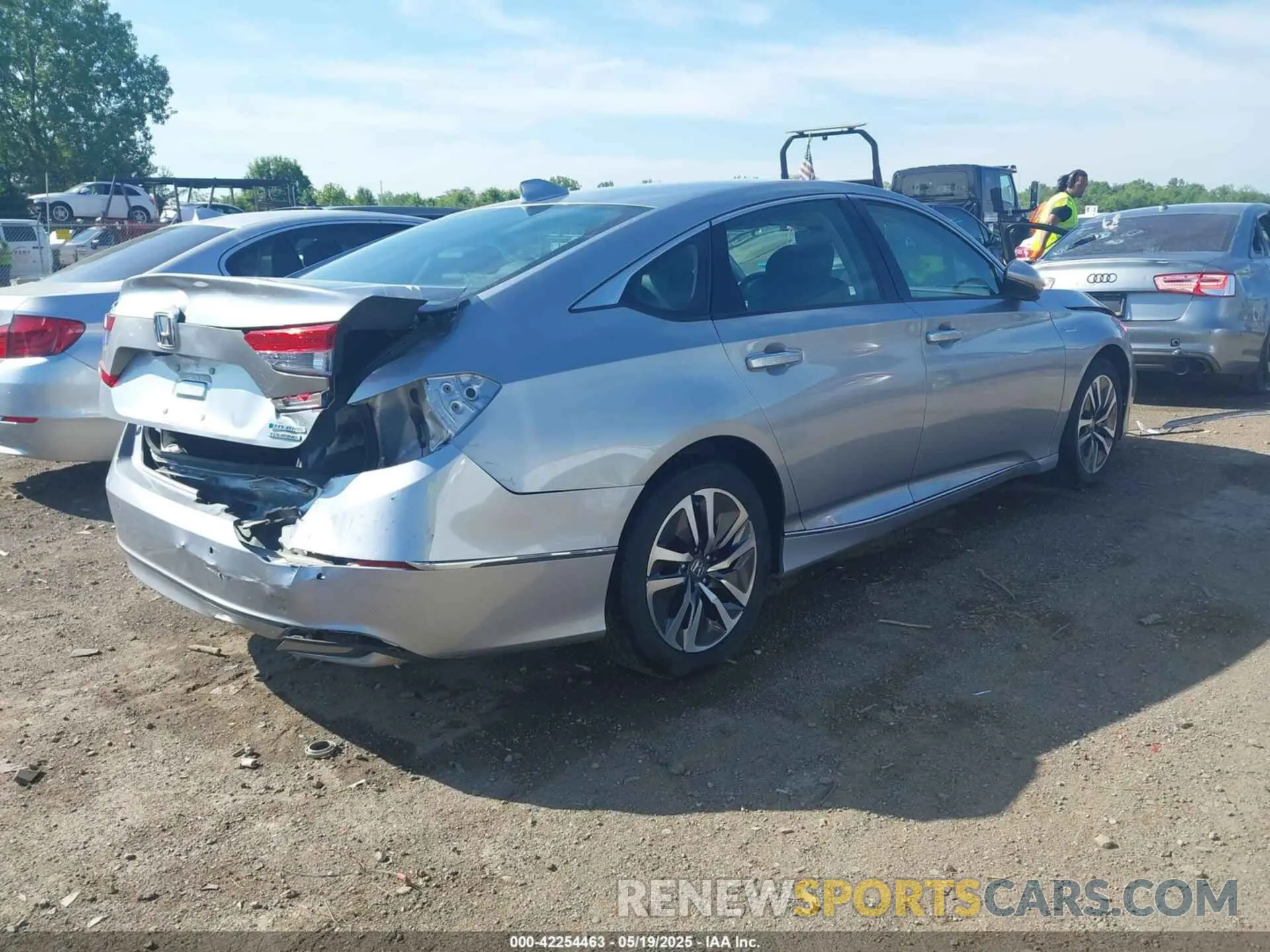 4 Photograph of a damaged car 1HGCV3F91KA021167 HONDA ACCORD HYBRID 2019