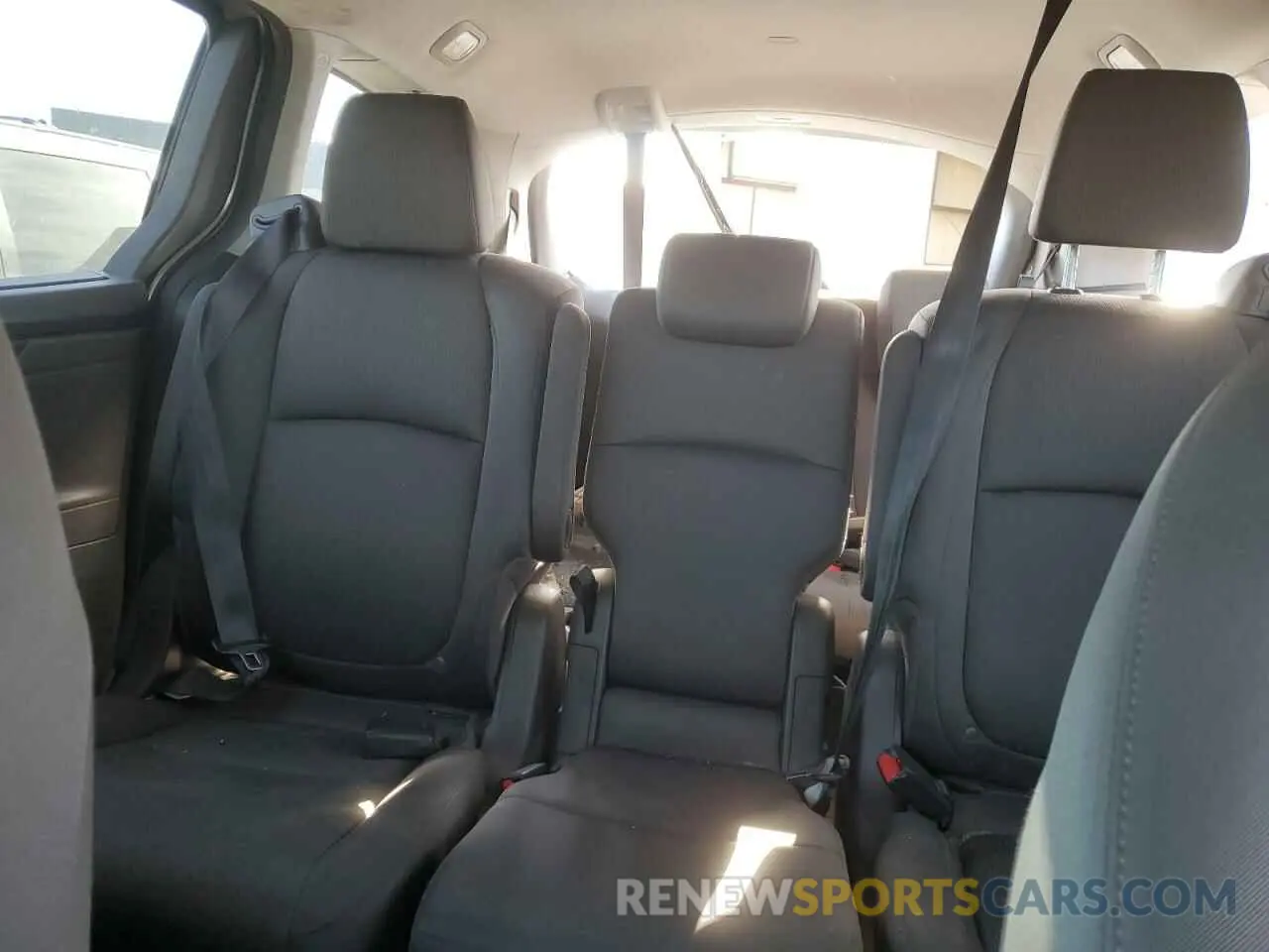 10 Photograph of a damaged car 5FNRL6H49KB501188 HONDA All Models 2019