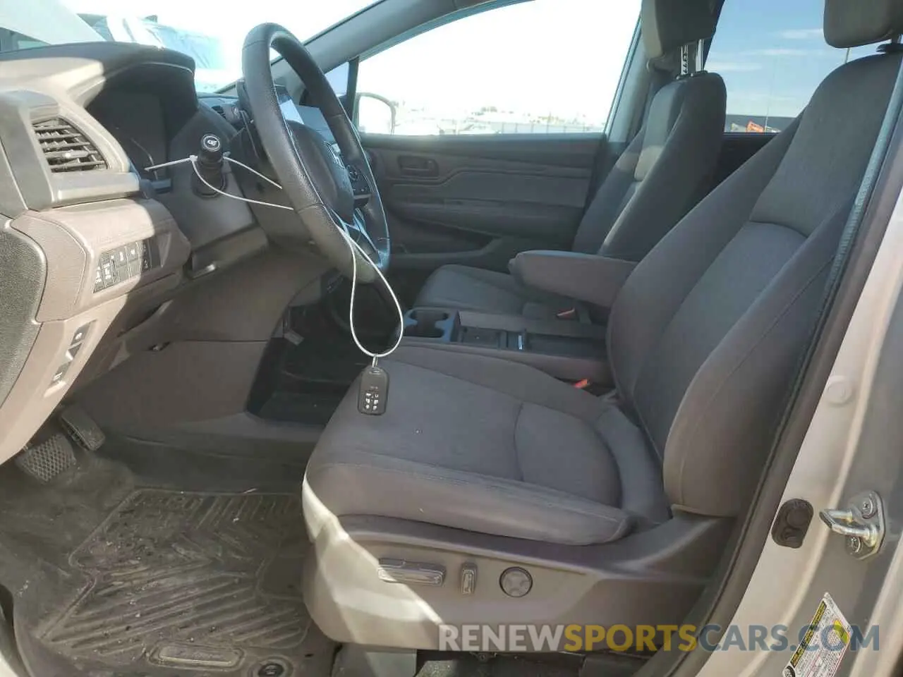 7 Photograph of a damaged car 5FNRL6H49KB501188 HONDA All Models 2019
