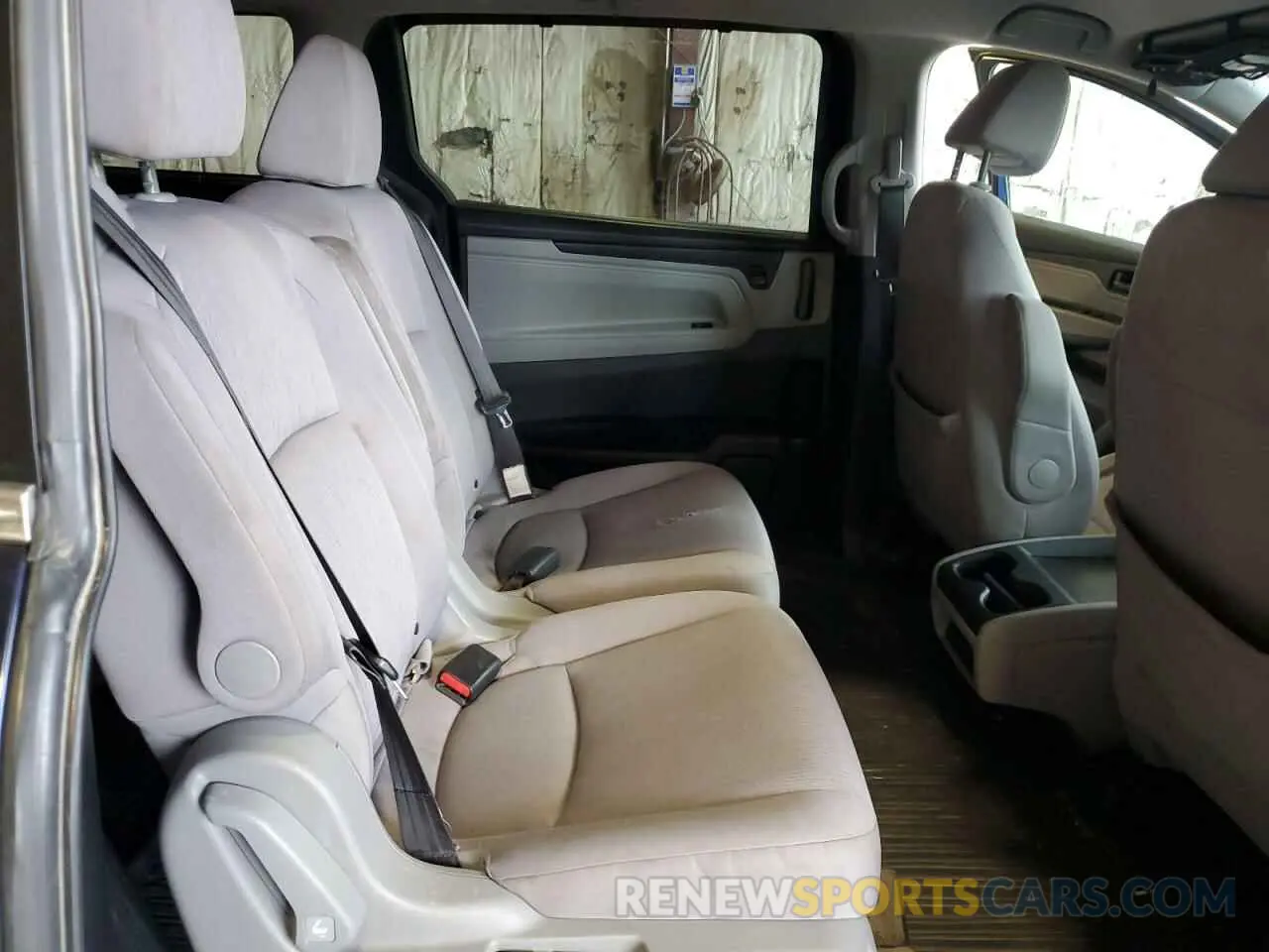 11 Photograph of a damaged car 5FNRL6H52KB094307 HONDA All Models 2019