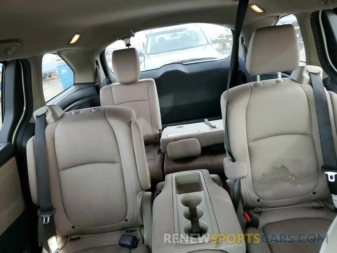 10 Photograph of a damaged car 5FNRL6H56KB035258 HONDA All Models 2019