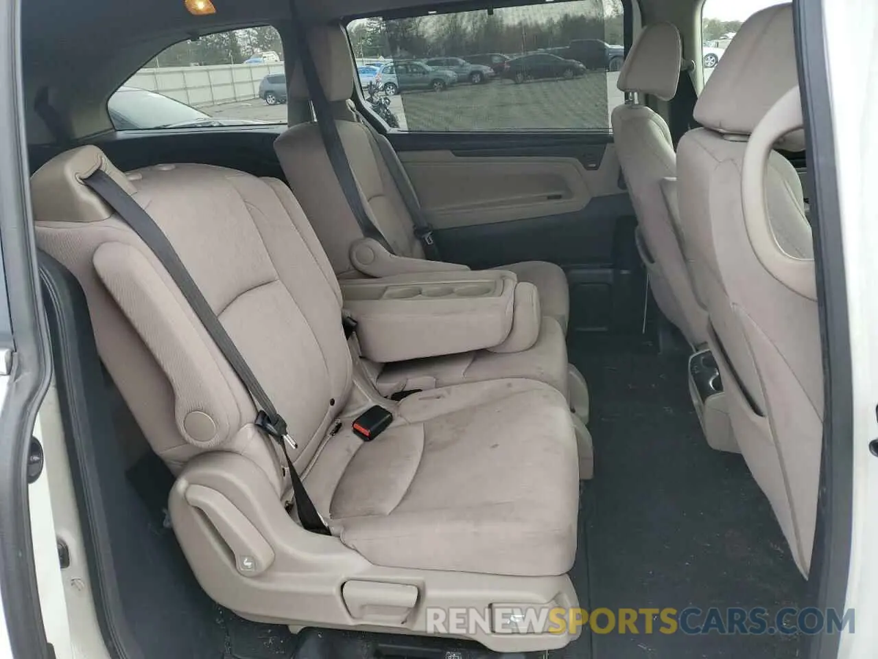11 Photograph of a damaged car 5FNRL6H56KB035258 HONDA All Models 2019