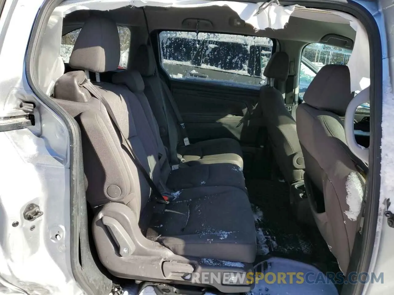 11 Photograph of a damaged car 5FNRL6H57KB114194 HONDA All Models 2019