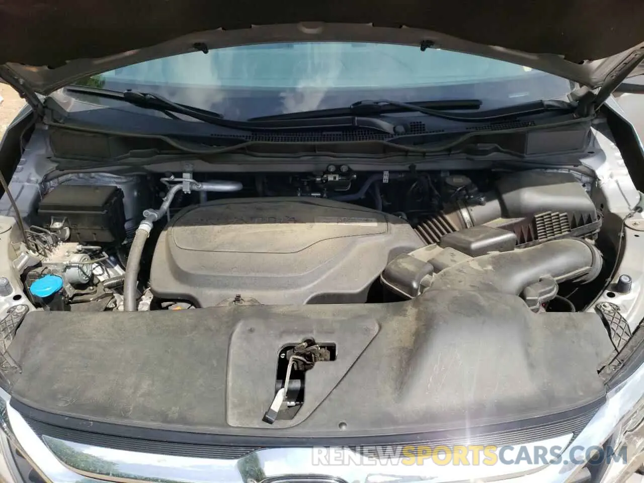 12 Photograph of a damaged car 5FNRL6H70KB005948 HONDA All Models 2019