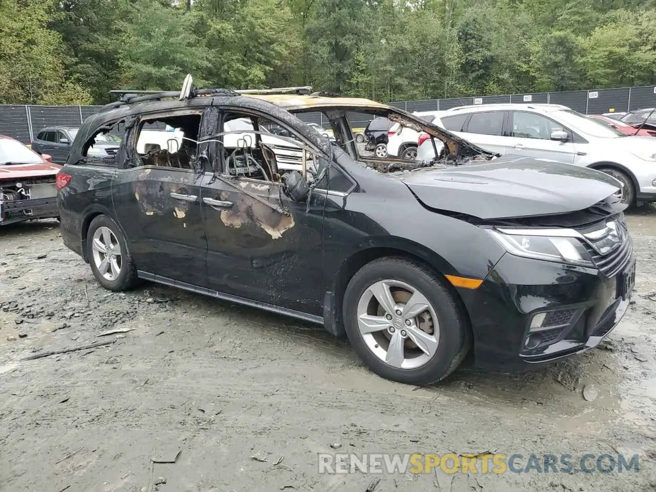 4 Photograph of a damaged car 5FNRL6H70KB033362 HONDA All Models 2019