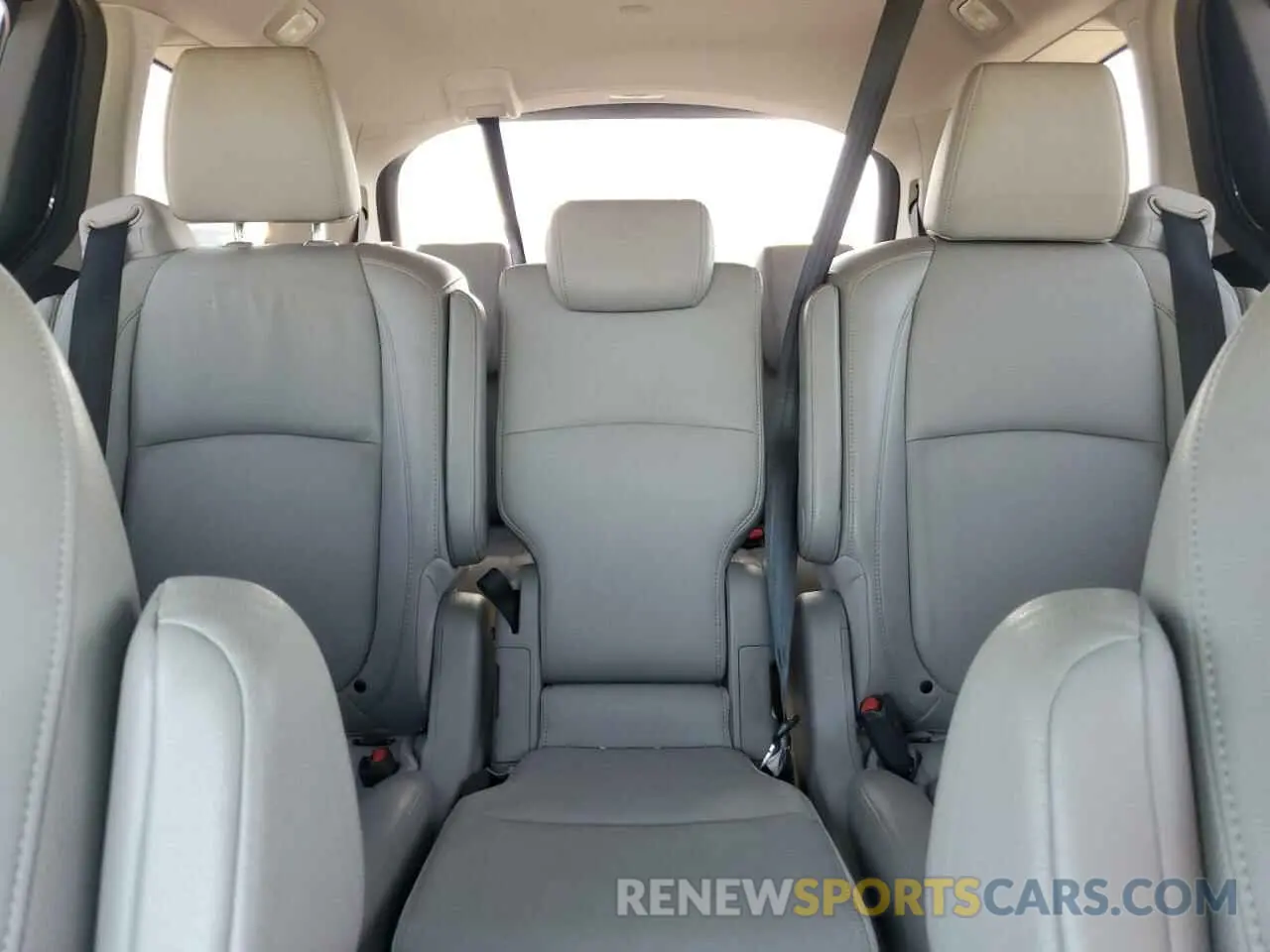 10 Photograph of a damaged car 5FNRL6H71KB086667 HONDA All Models 2019