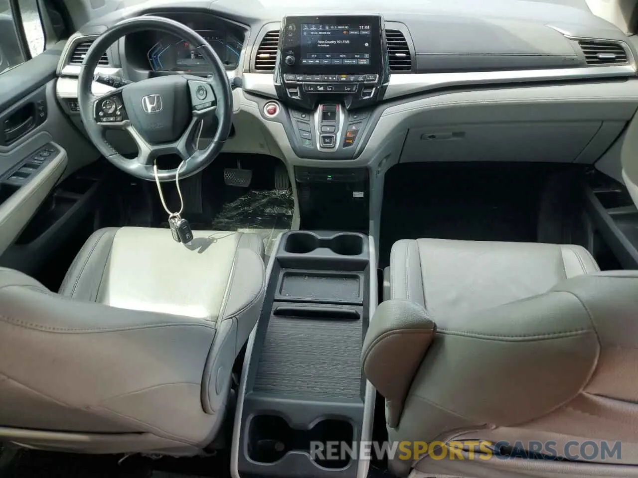 8 Photograph of a damaged car 5FNRL6H72KB012691 HONDA All Models 2019