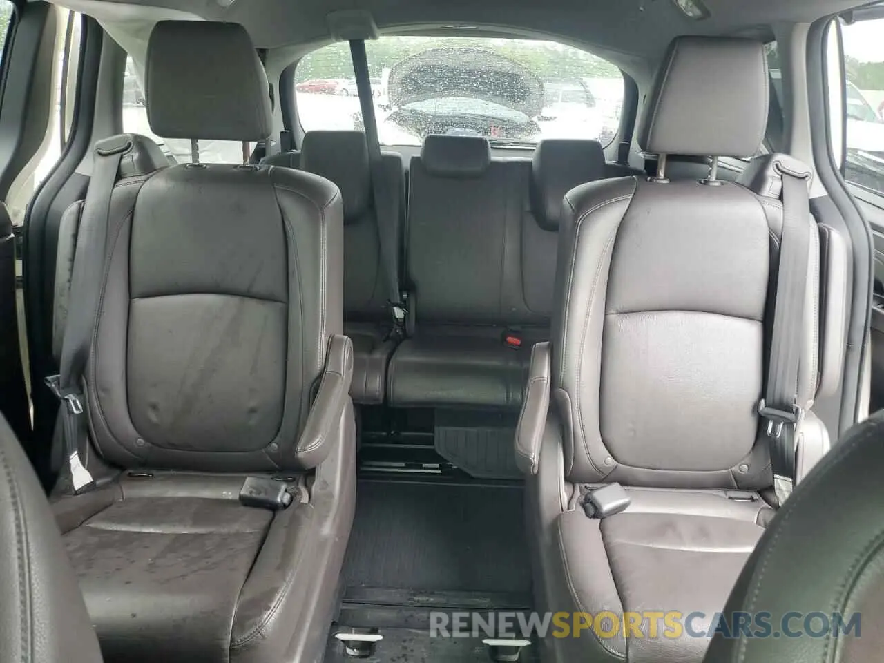 10 Photograph of a damaged car 5FNRL6H73KB067991 HONDA All Models 2019